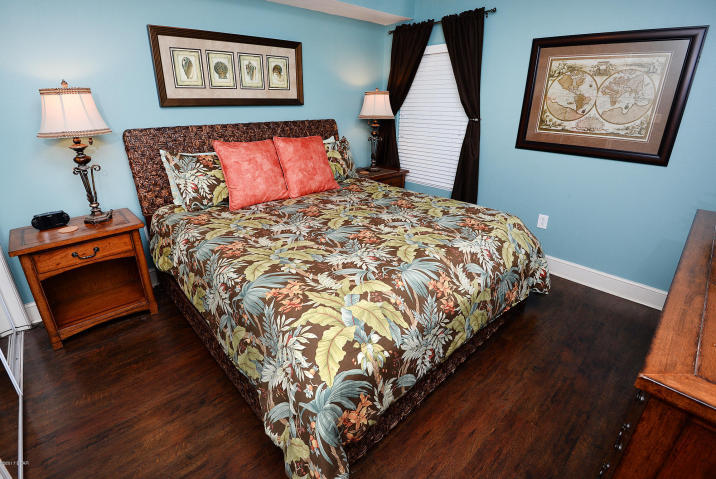 MAJESTIC BEACH TOWERS II - Residential