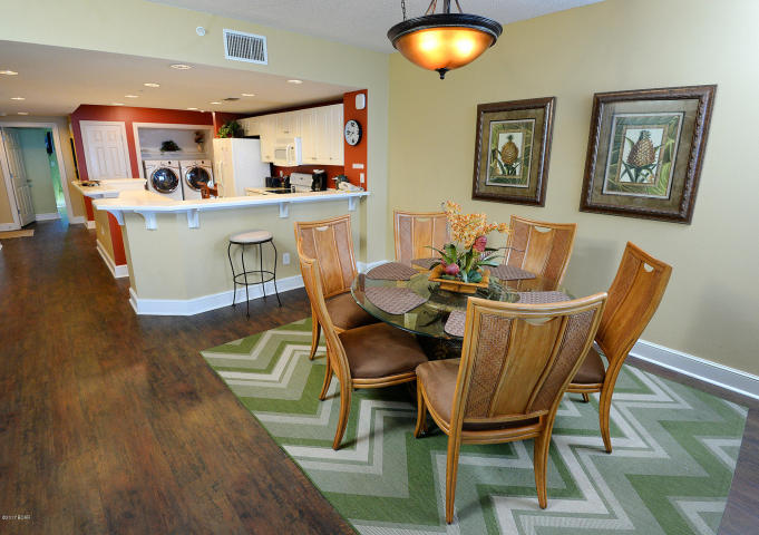 MAJESTIC BEACH TOWERS II - Residential