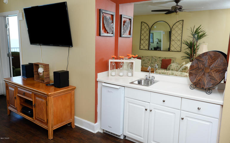 MAJESTIC BEACH TOWERS II - Residential