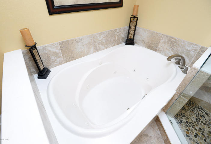 MAJESTIC BEACH TOWERS II - Residential