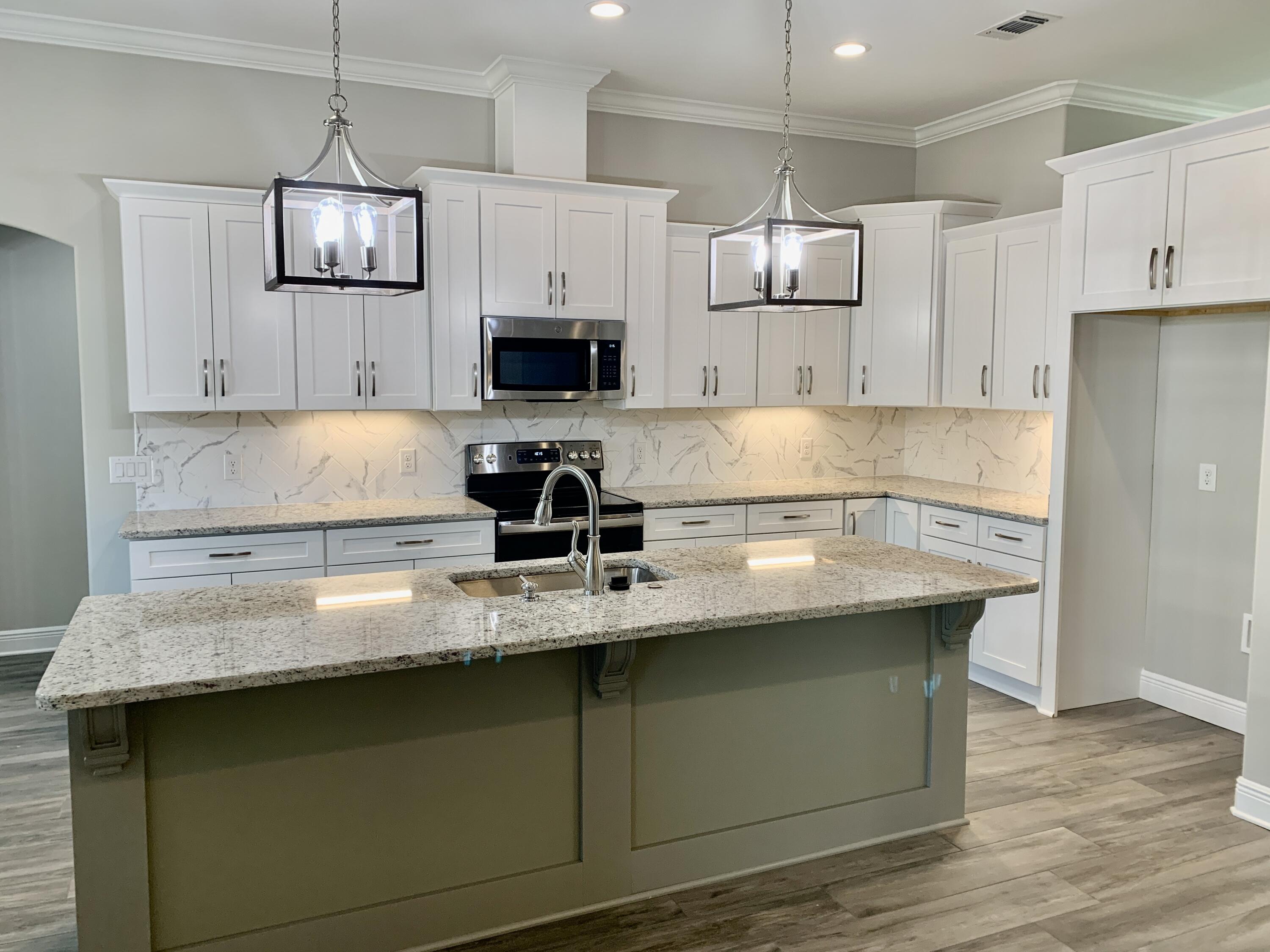 HOLLEY BY THE SEA - Residential