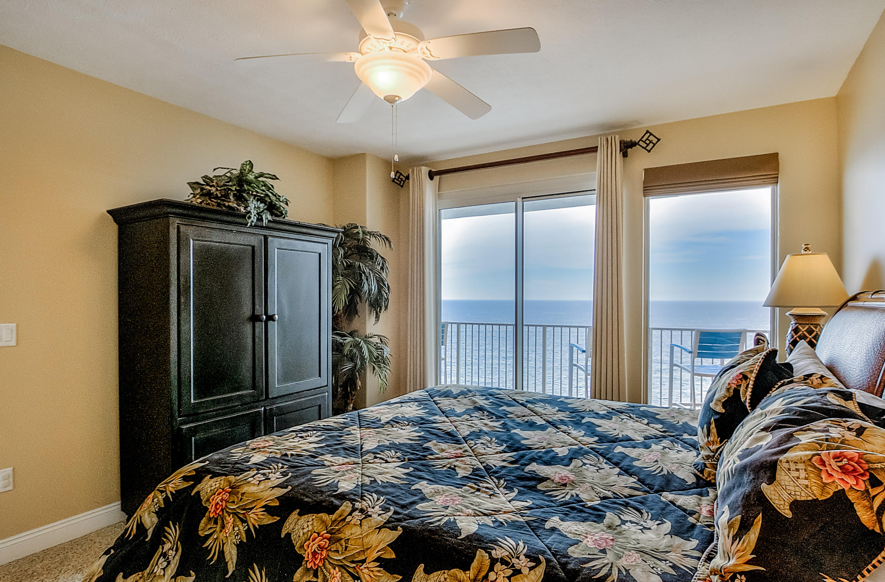 TREASURE ISLAND - Residential