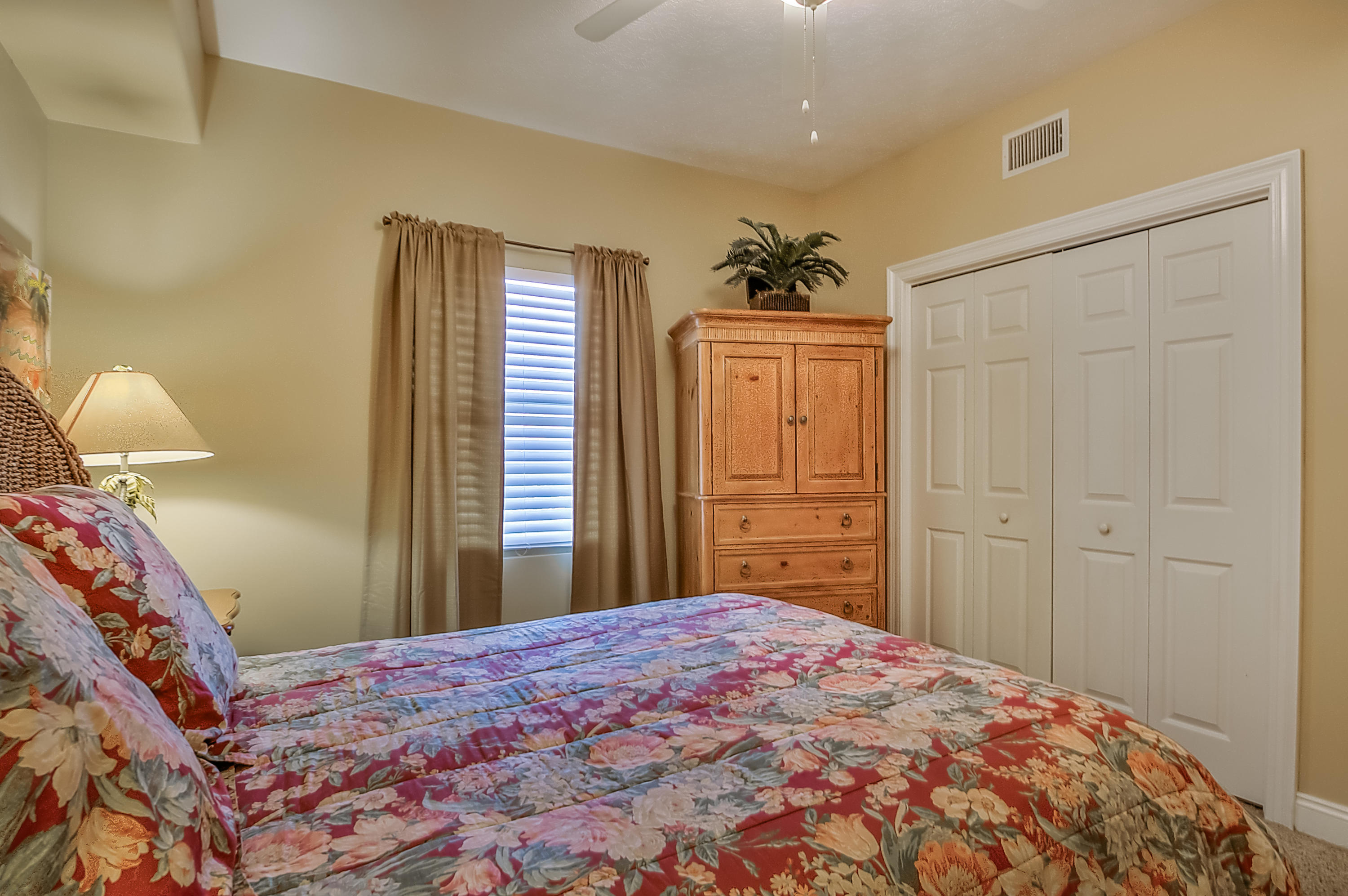 TREASURE ISLAND - Residential