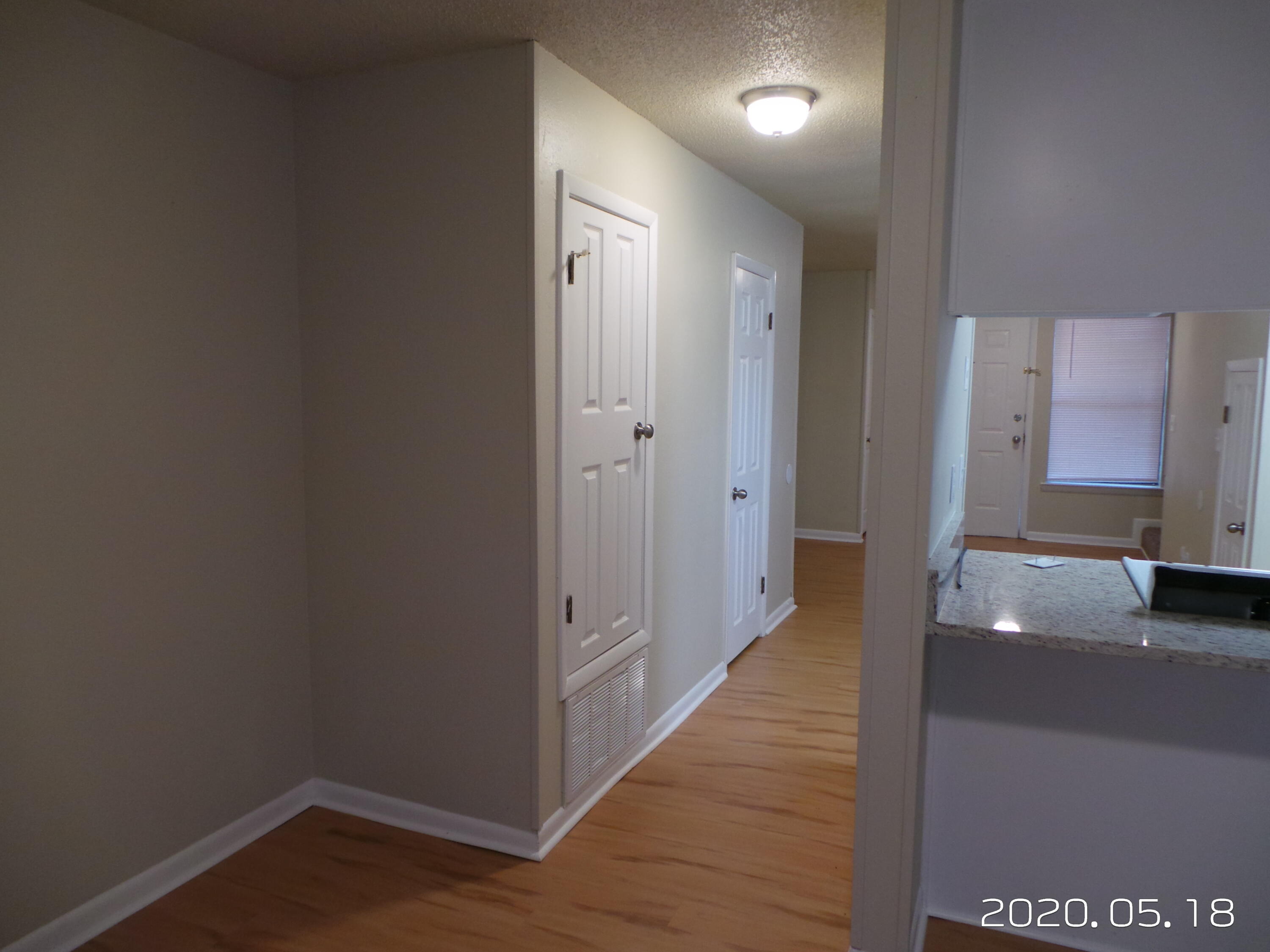 Available 7/8/22! 2/1.5 Townhome in the heart of Niceville. Spacious living area, kitchen, eating area, and half bath are all located downstairs. spacious bedrooms and full bath are located upstairs. Stackable washer and dryer included in this unit. Back deck is the perfect size for a grill. No inside smoking. Small pets may be allowed with a $400 non-refundable pet fee and $25 a month pet rent. Minimum 600 FICO credit score required in addition to meeting applicant rental criteria. Applications are done online at www.rentgoodlife.com