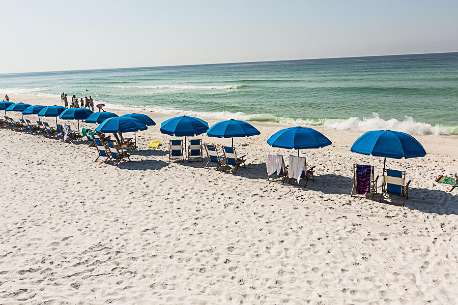 HOLIDAY SURF & RACQUET CLUB - Residential