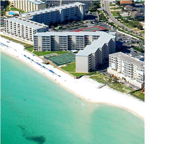 HOLIDAY SURF & RACQUET CLUB - Residential