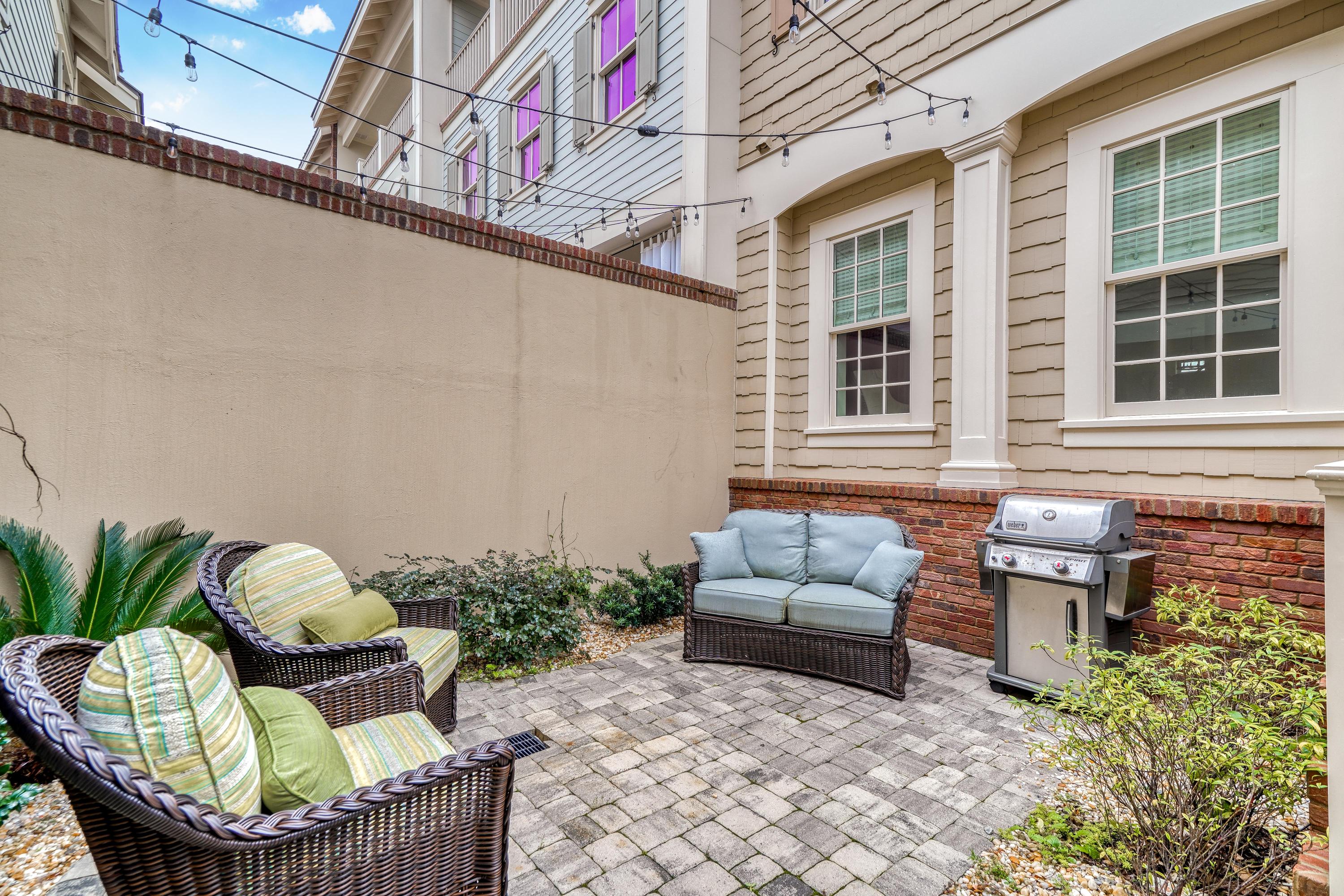 PROMINENCE/LUXURY TOWNHOMES - Residential