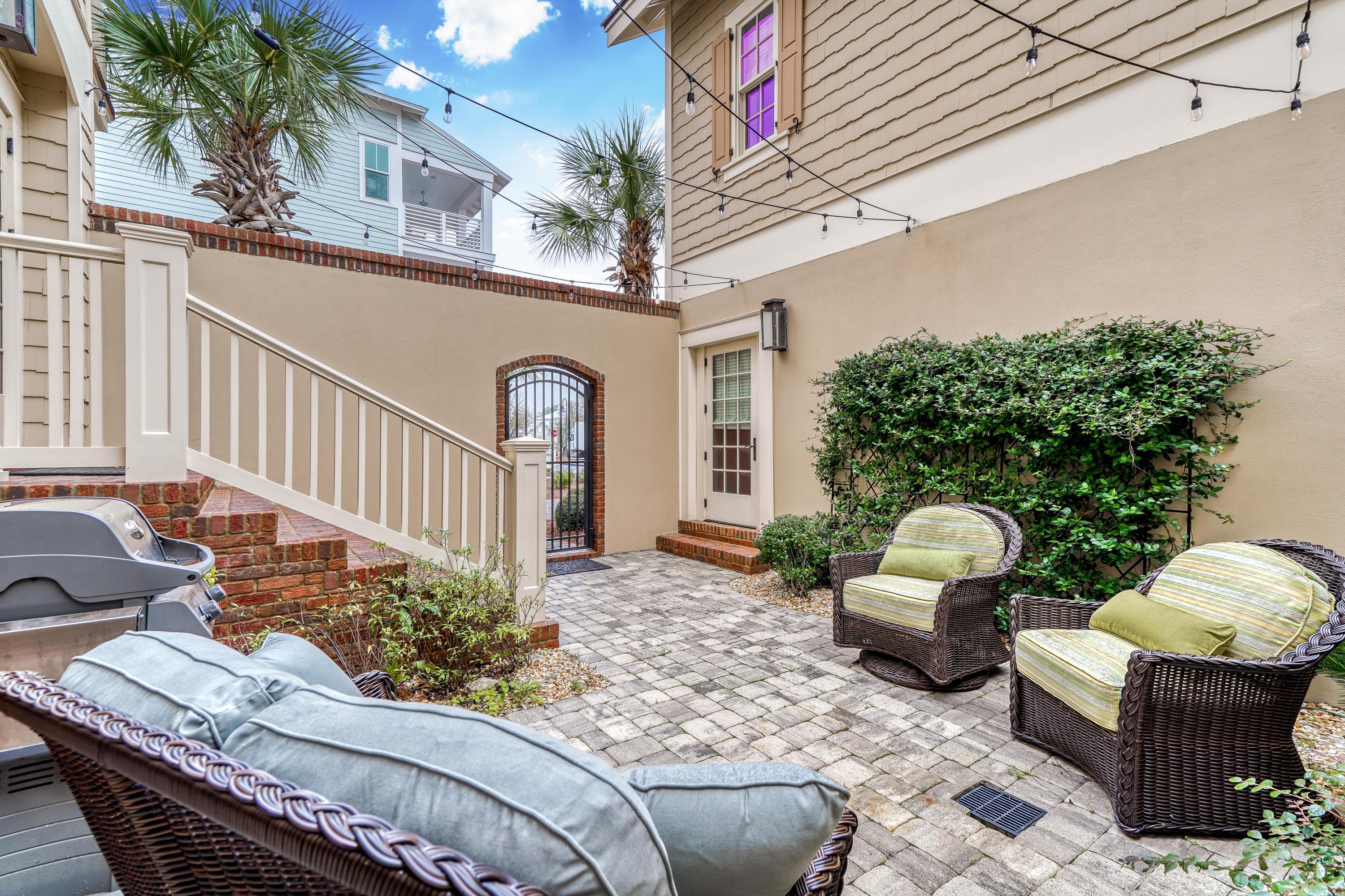 PROMINENCE/LUXURY TOWNHOMES - Residential