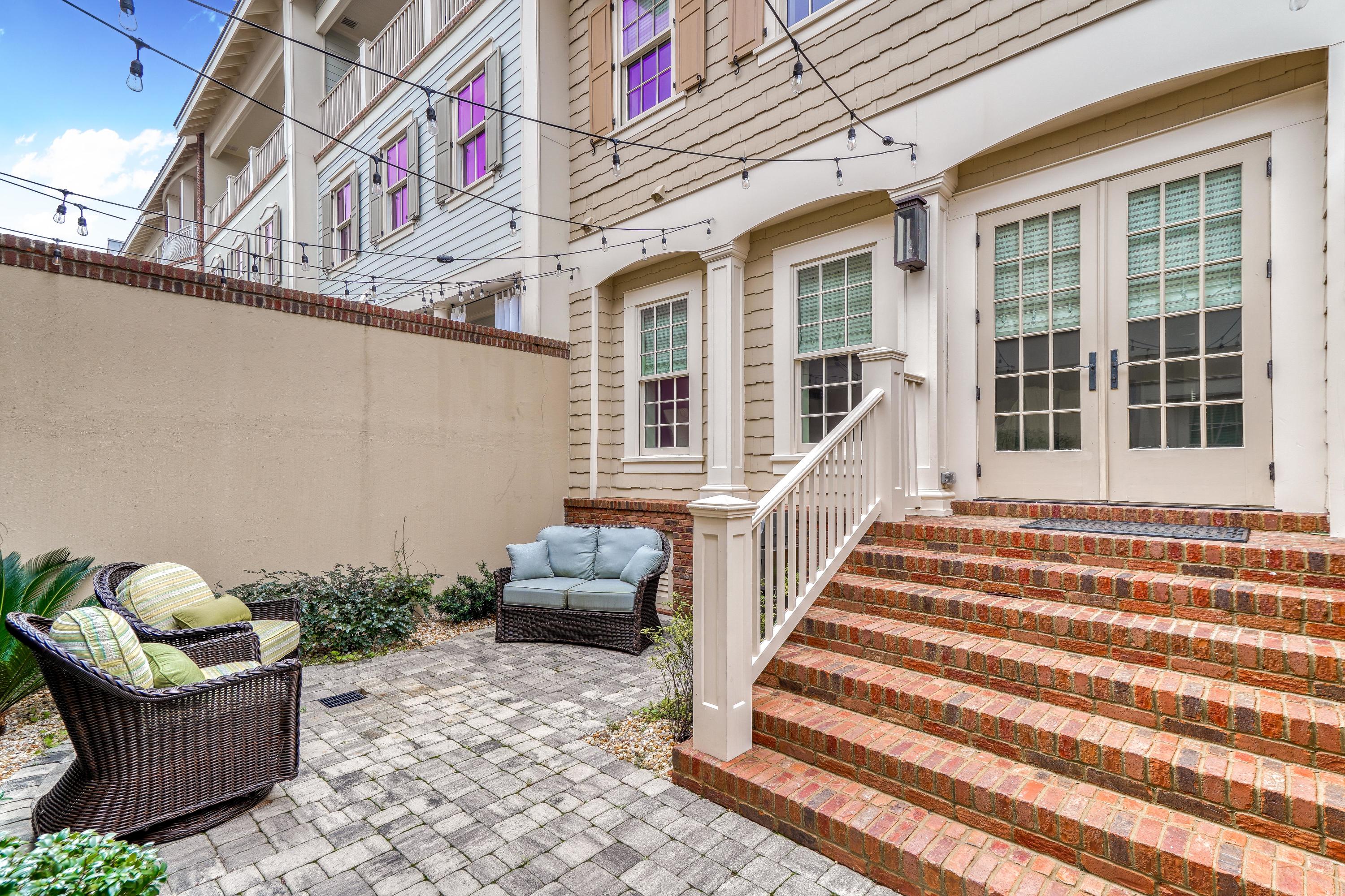 PROMINENCE/LUXURY TOWNHOMES - Residential