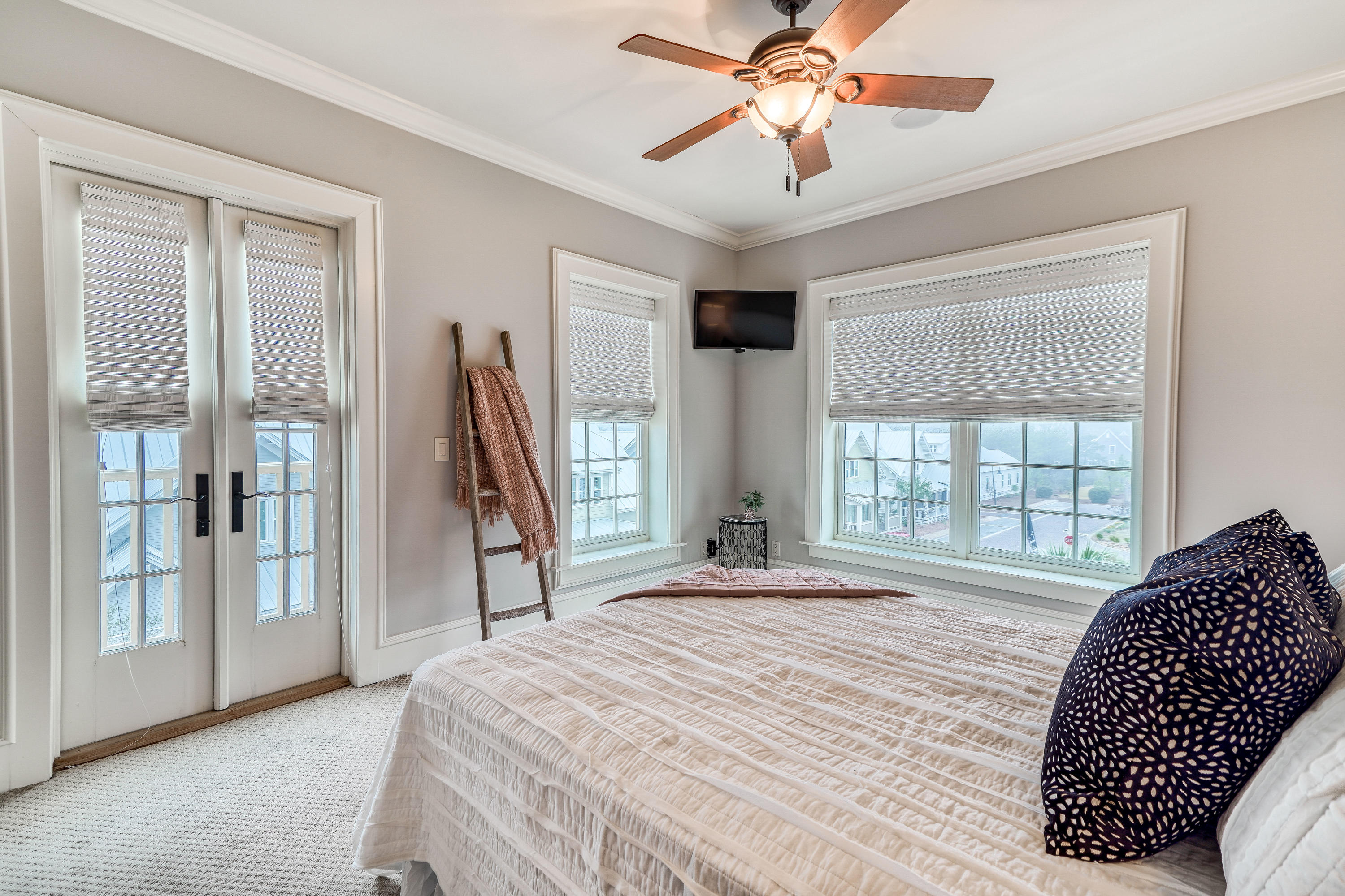 PROMINENCE/LUXURY TOWNHOMES - Residential