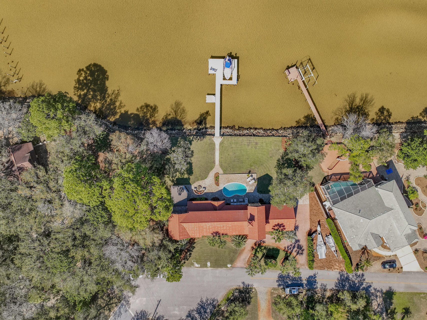PELICAN BAY - Residential