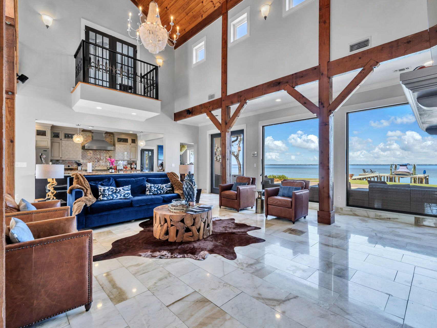 PELICAN BAY - Residential