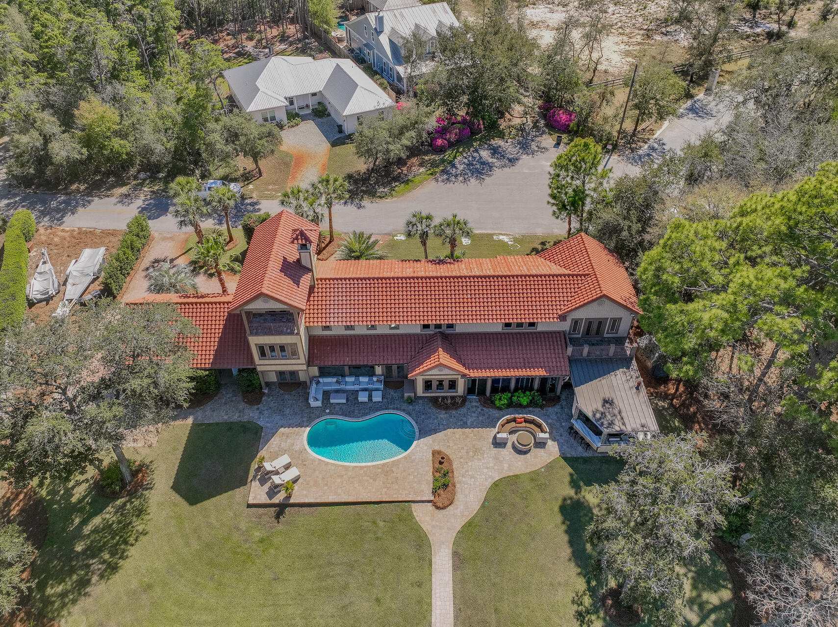 PELICAN BAY - Residential