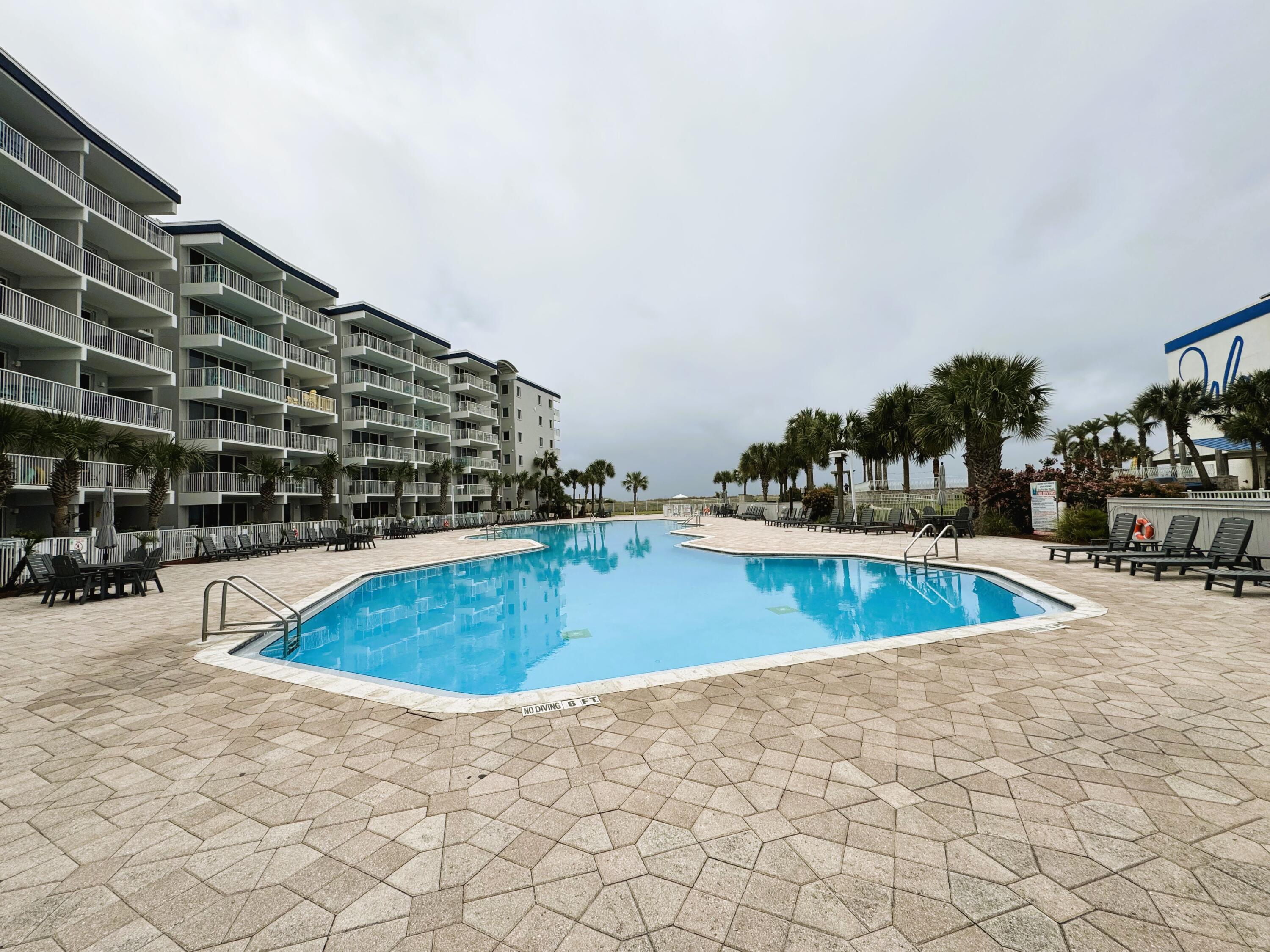 DESTIN WEST GULFSIDE VILLAS - Residential