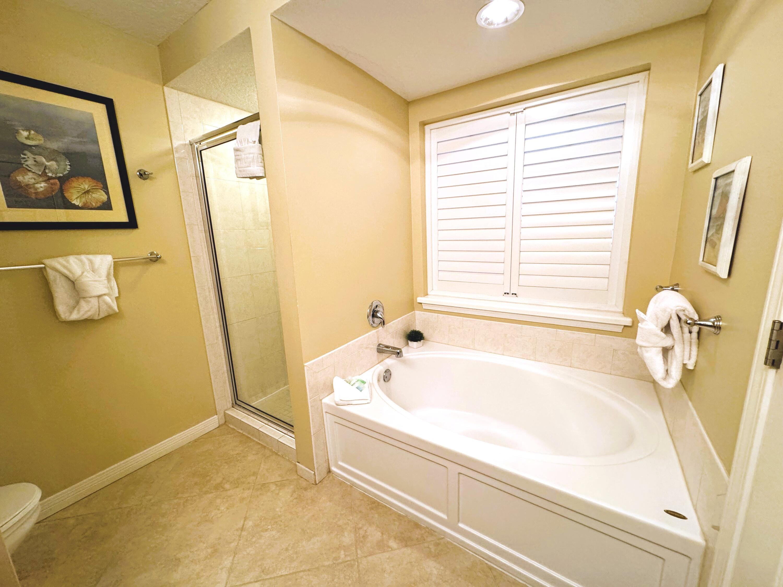 DESTIN WEST GULFSIDE VILLAS - Residential