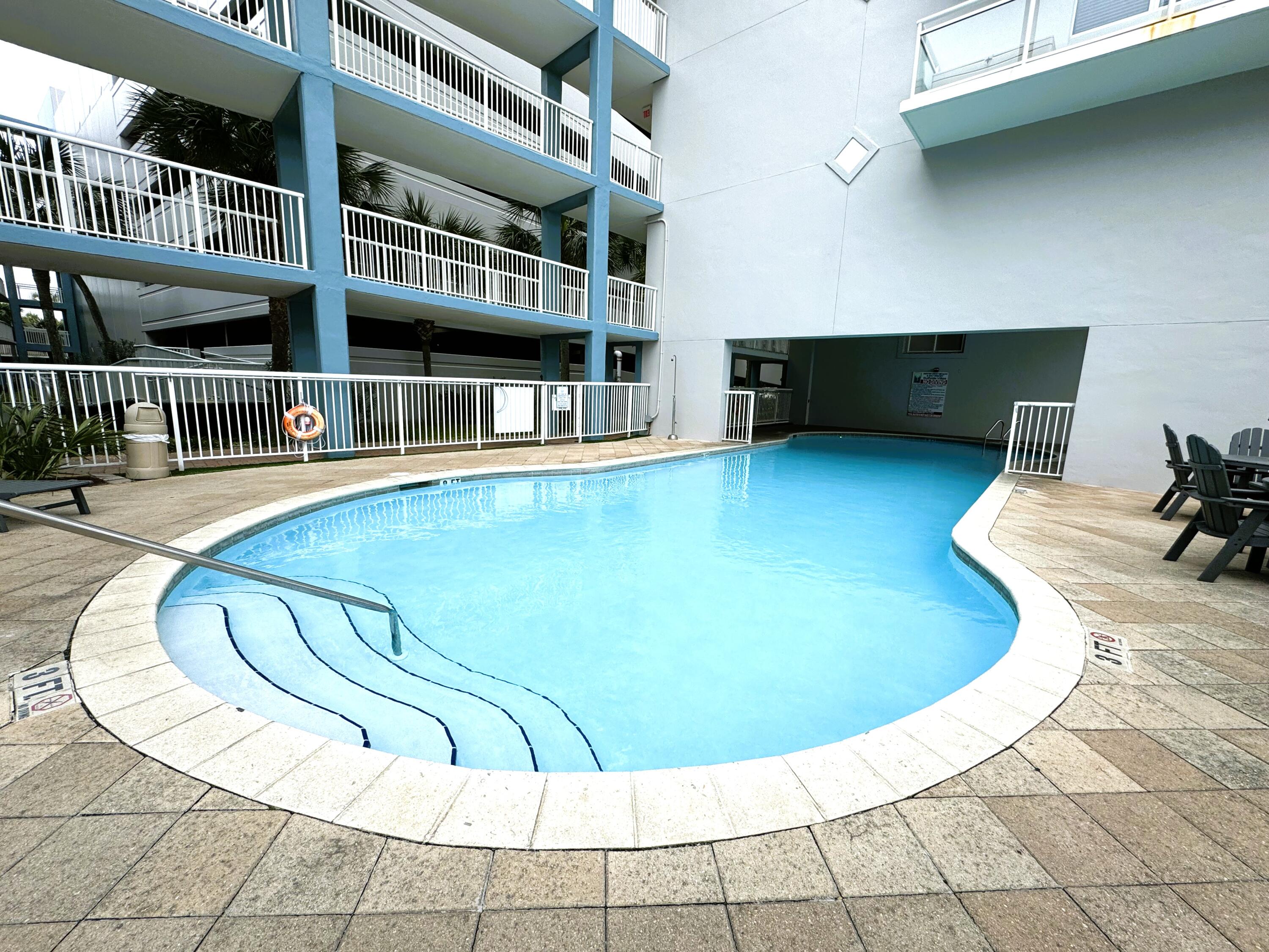 DESTIN WEST GULFSIDE VILLAS - Residential