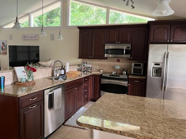 EDGEWATER VILLAGE - Residential