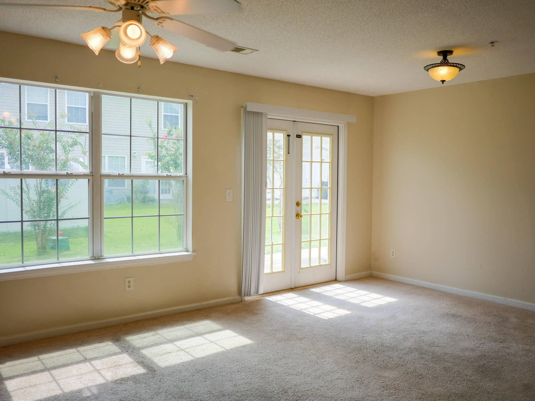 ROLLING PINES - Residential