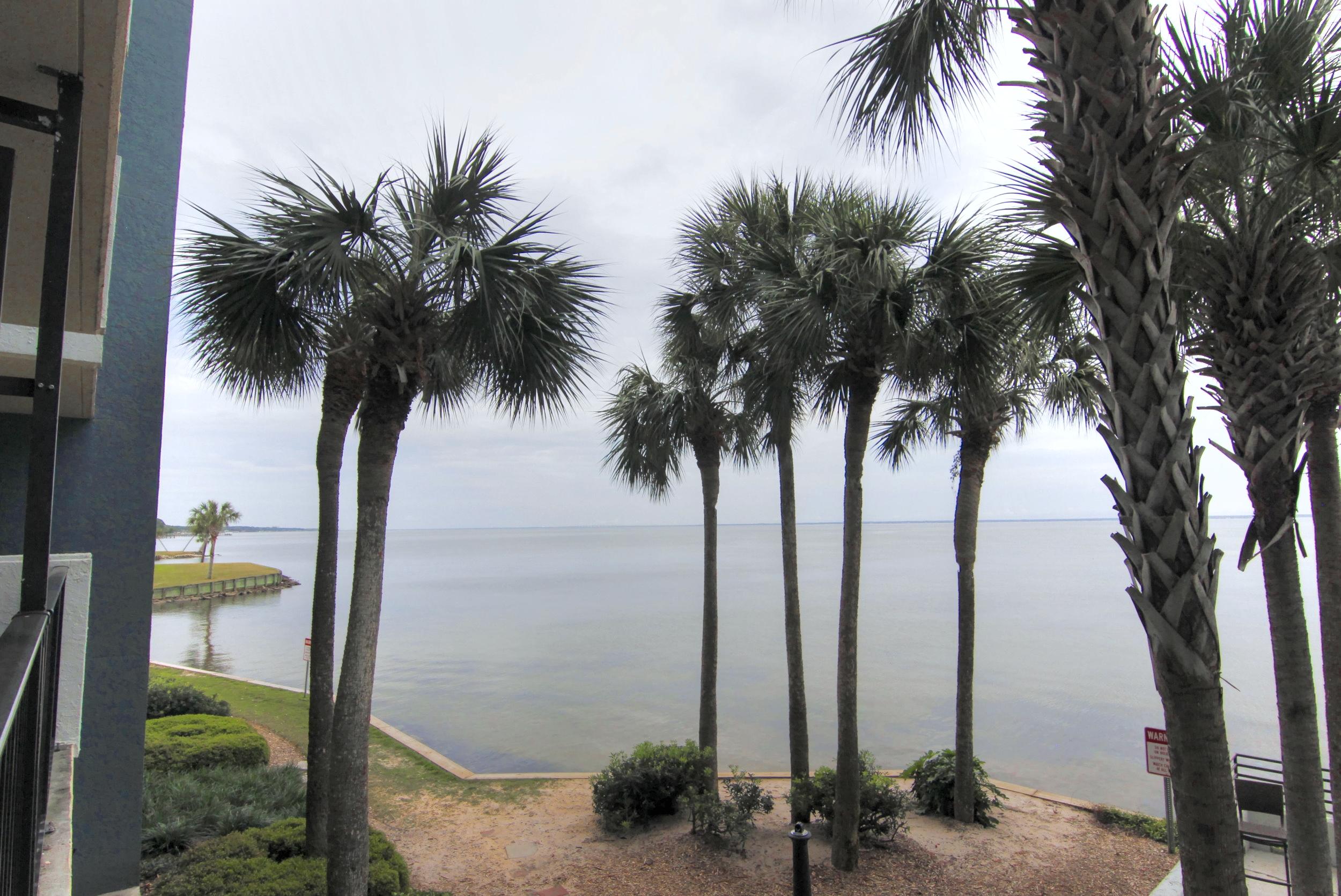 BAYSIDE CONDO SANDESTIN - Residential