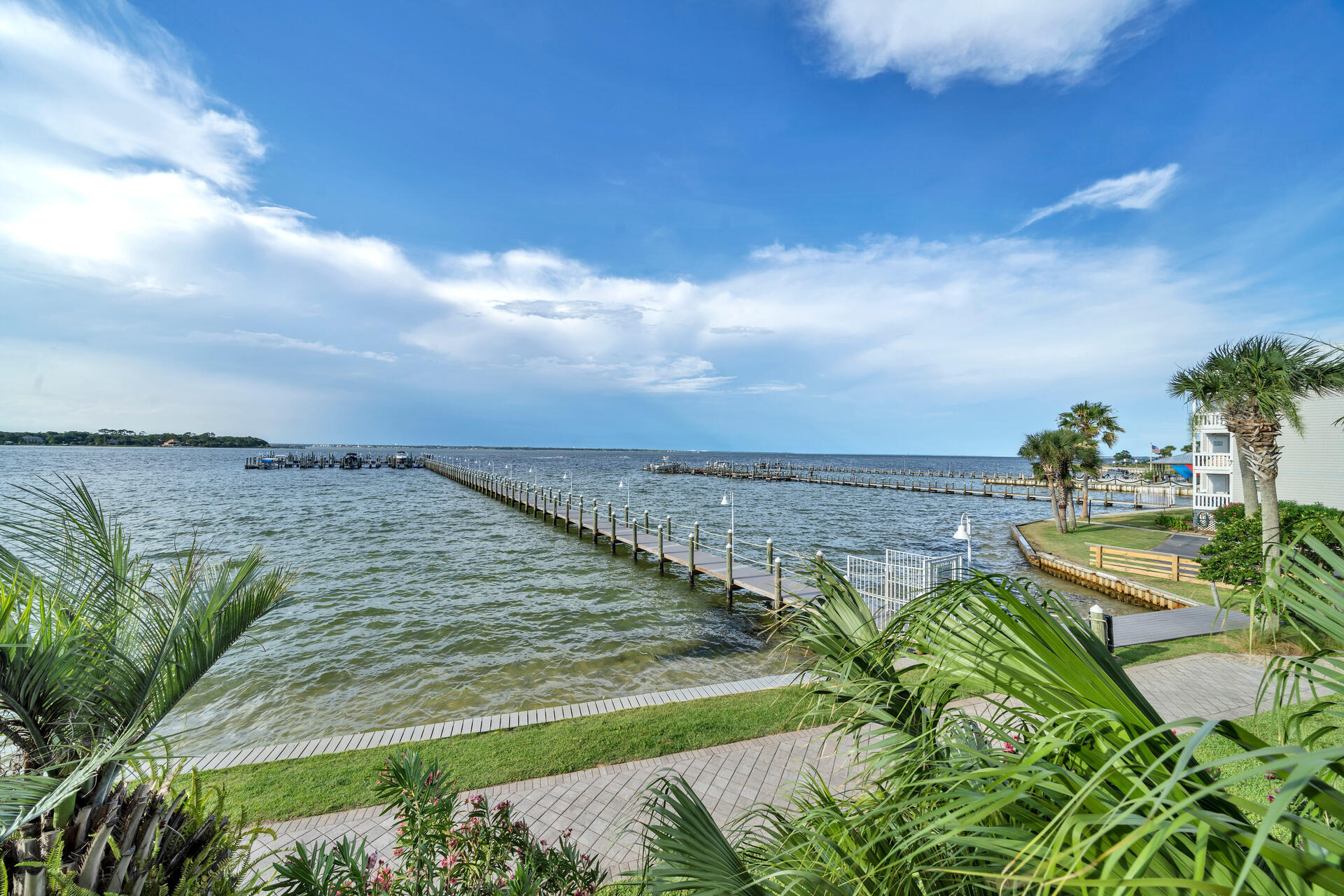 DESTIN WEST BEACH AND BAY RESORT OSPREY - Residential
