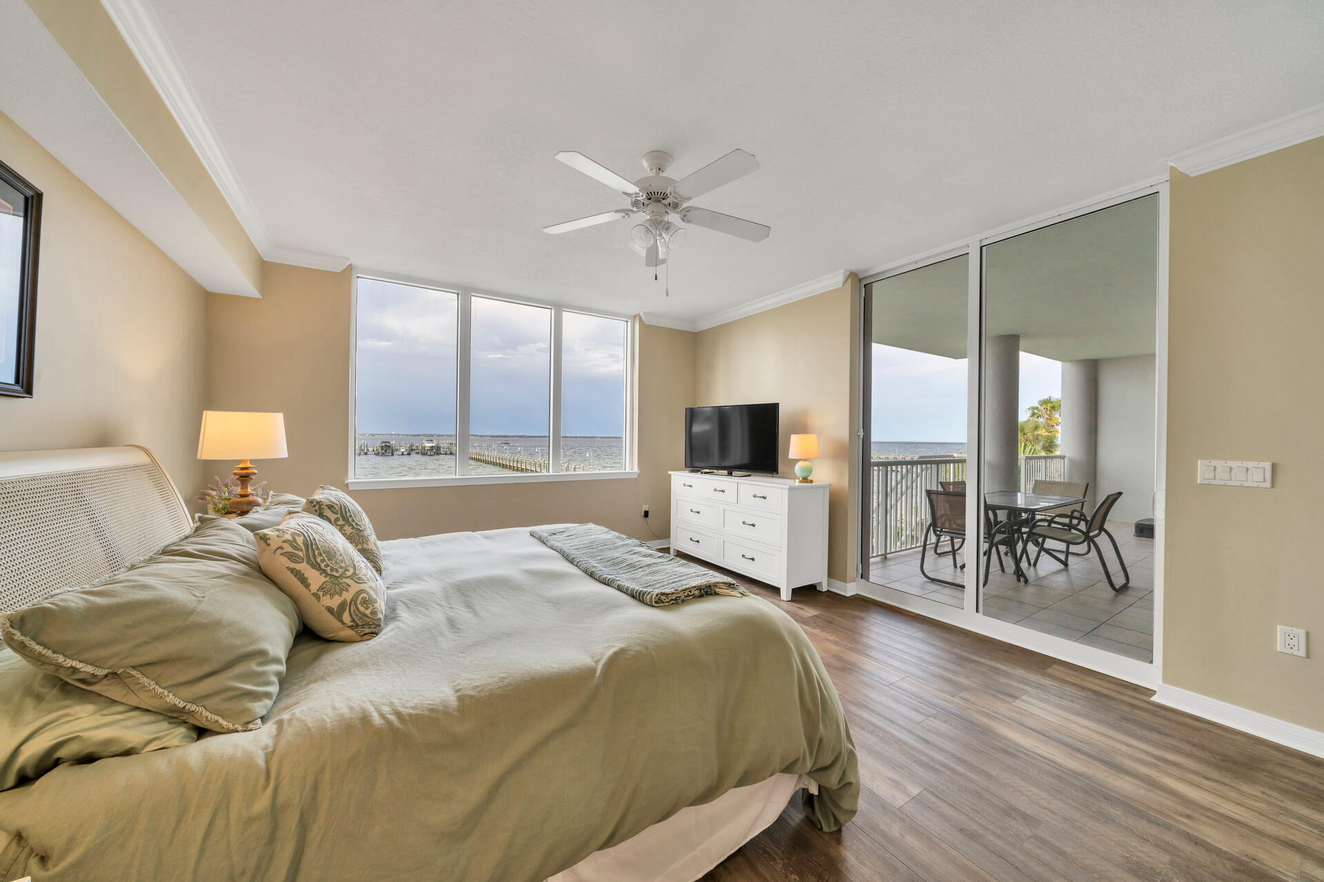 DESTIN WEST BEACH AND BAY RESORT OSPREY - Residential