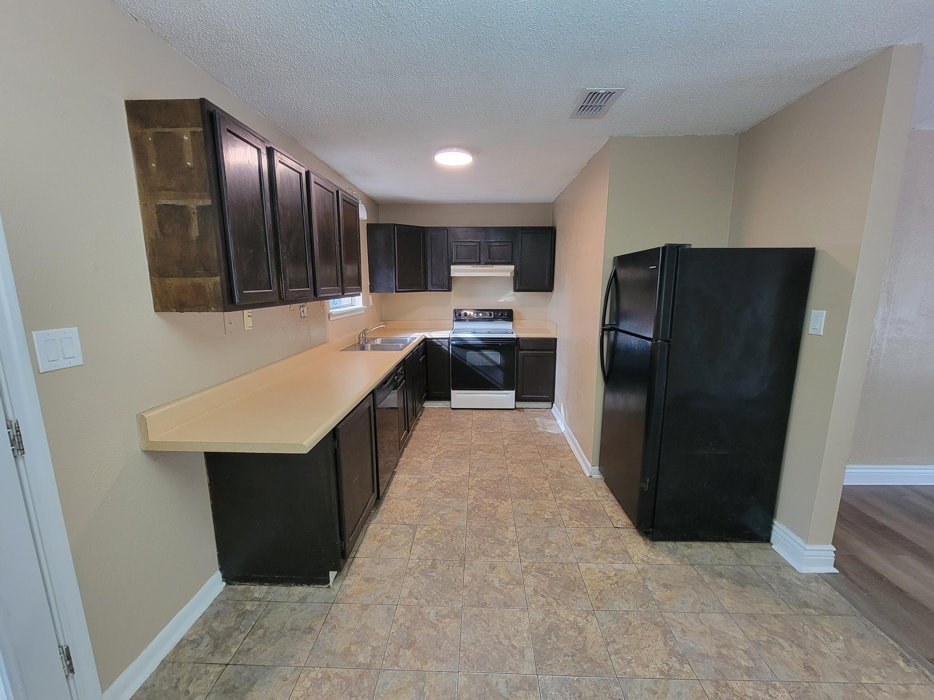 CRESTVIEW - Residential Lease