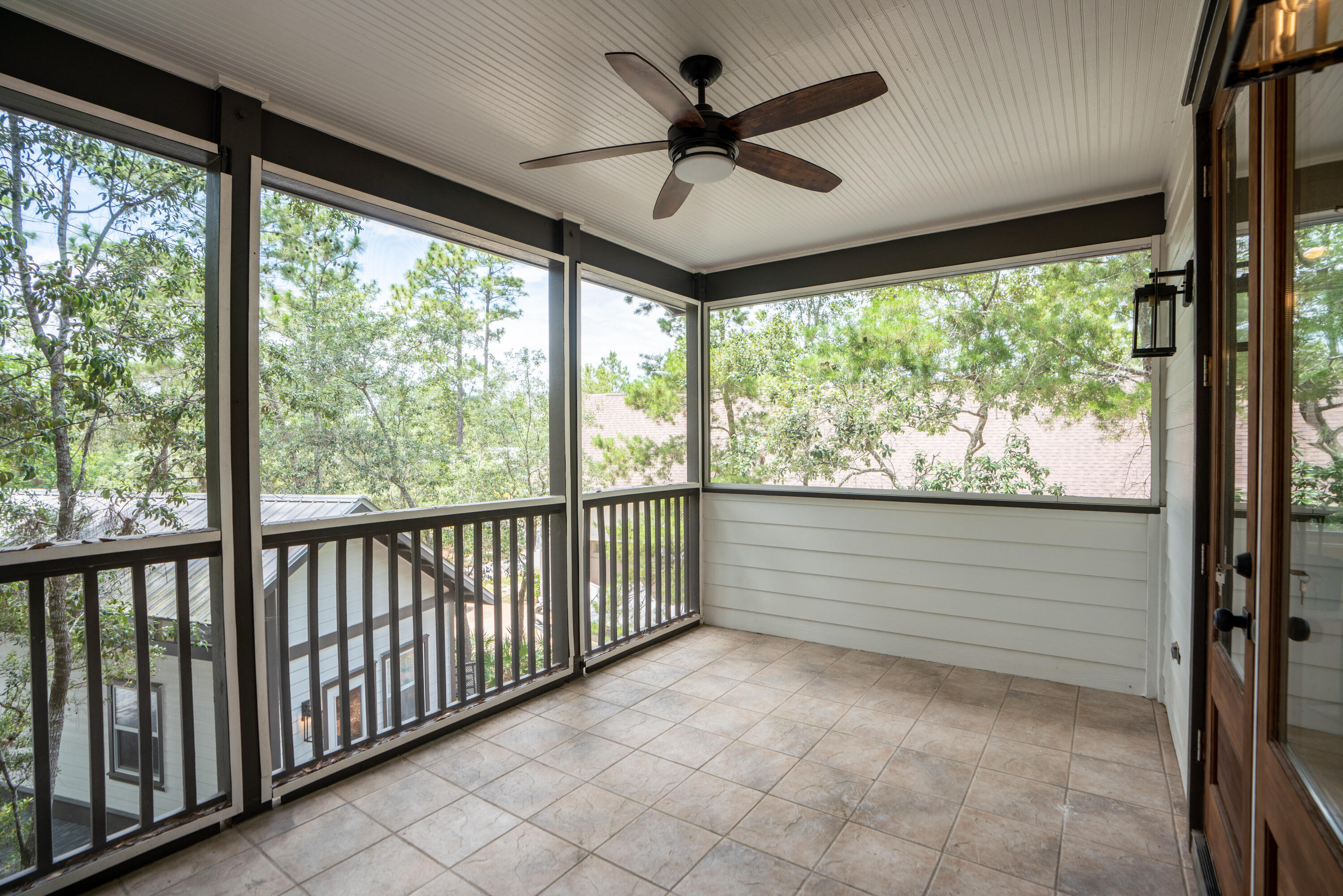 90 Pisces Dr - Residential