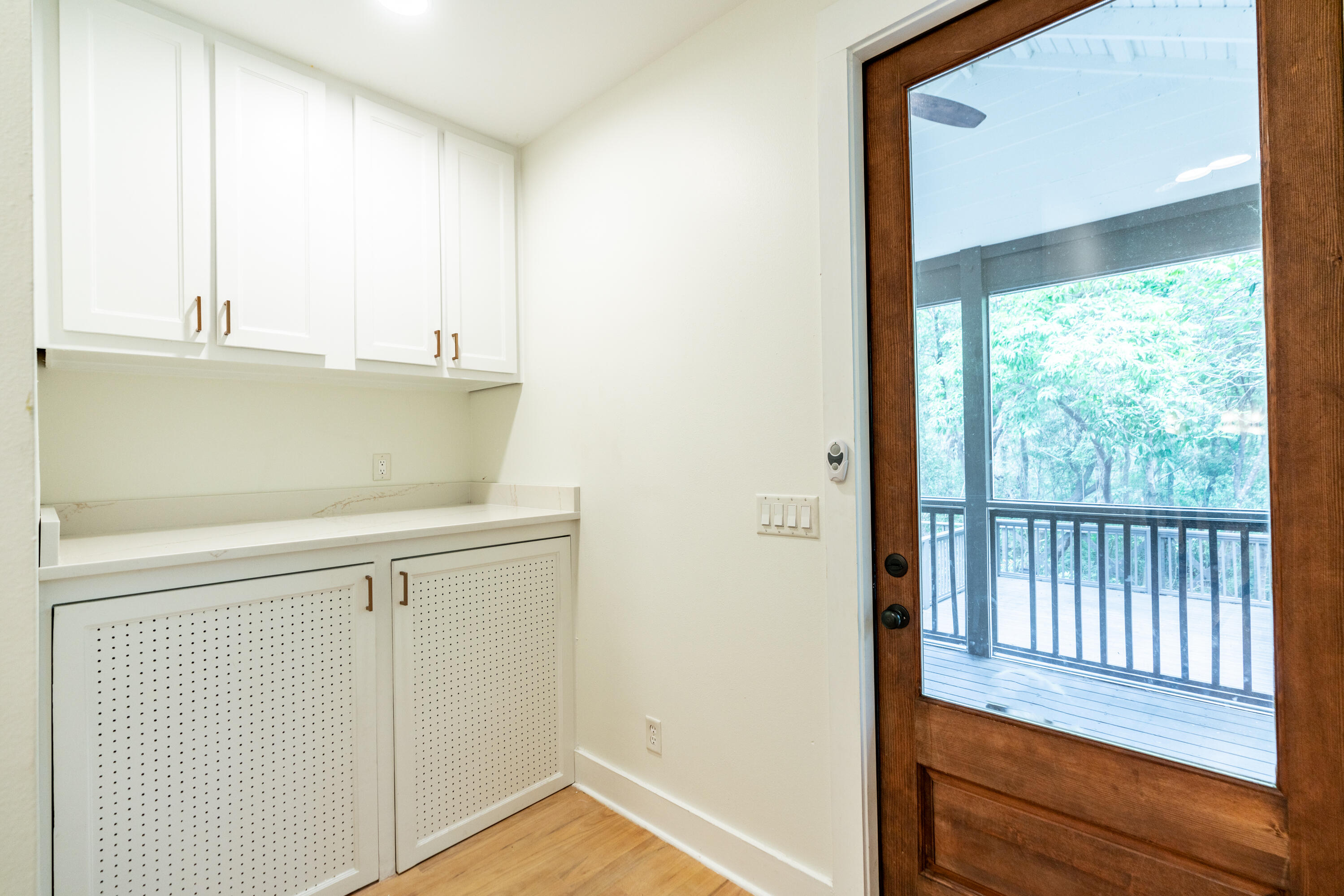 90 Pisces Dr - Residential