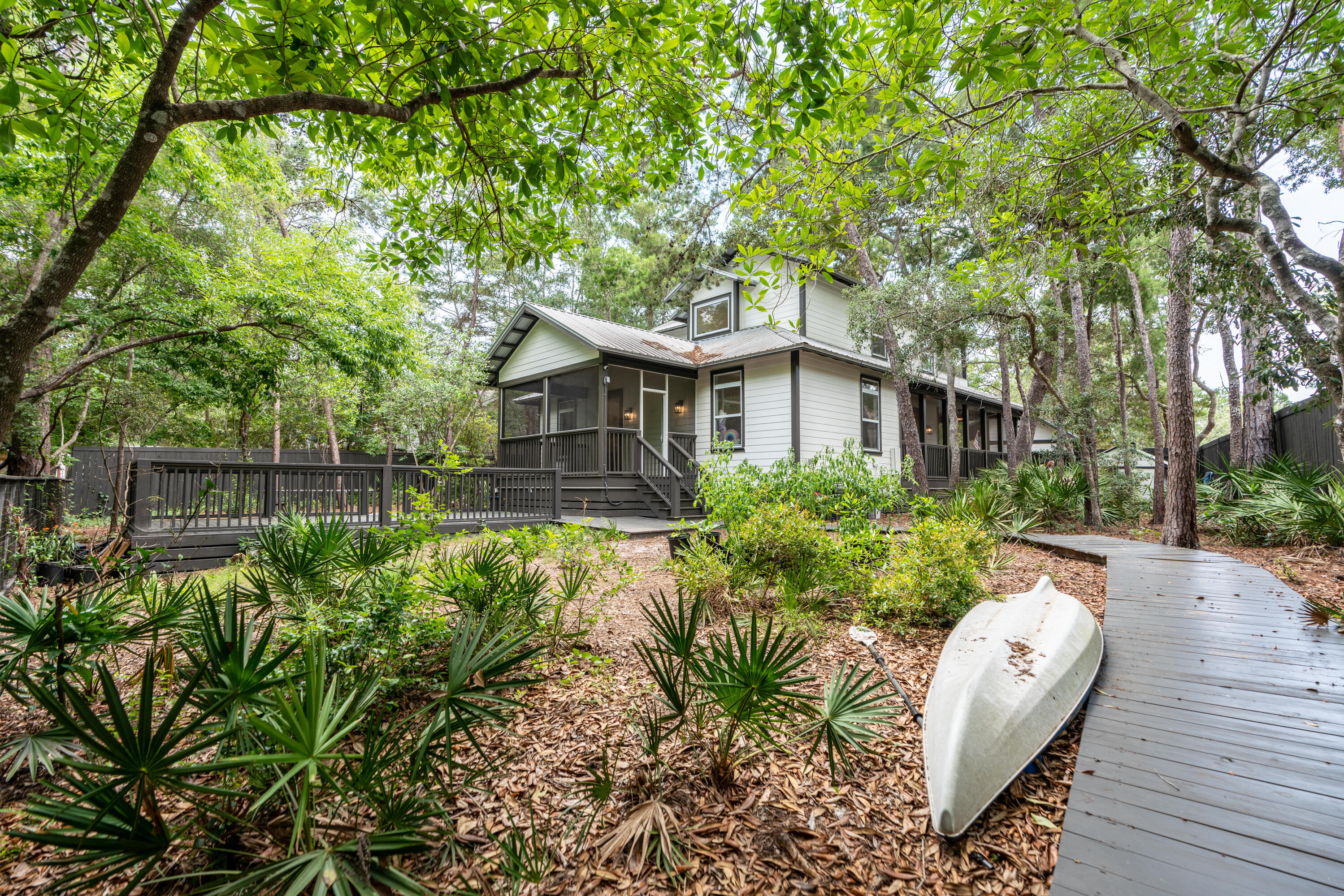 90 Pisces Dr - Residential