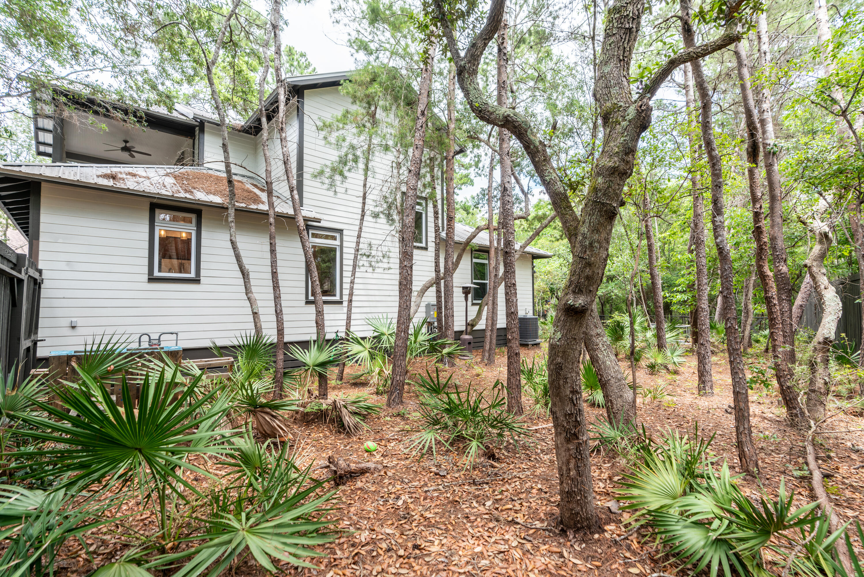 90 Pisces Dr - Residential