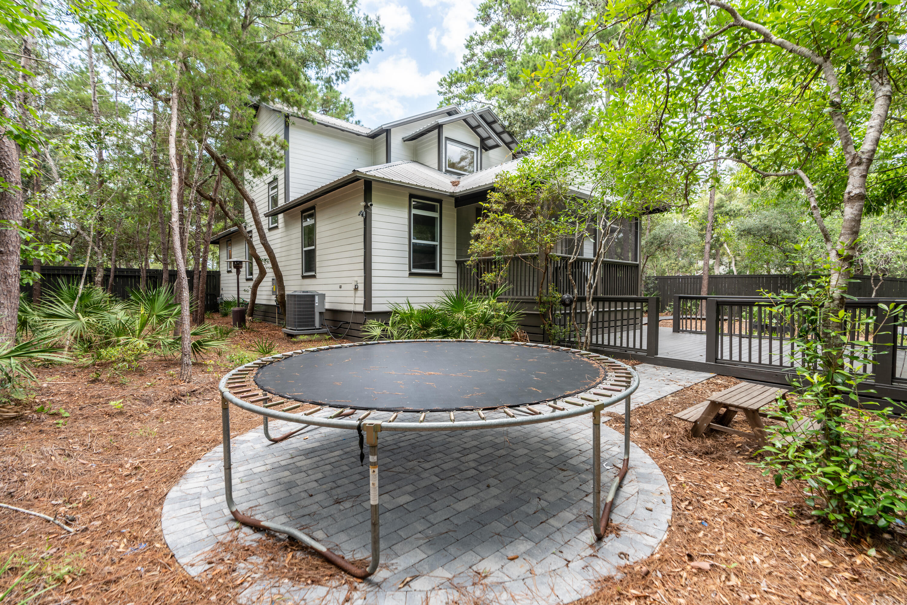 90 Pisces Dr - Residential
