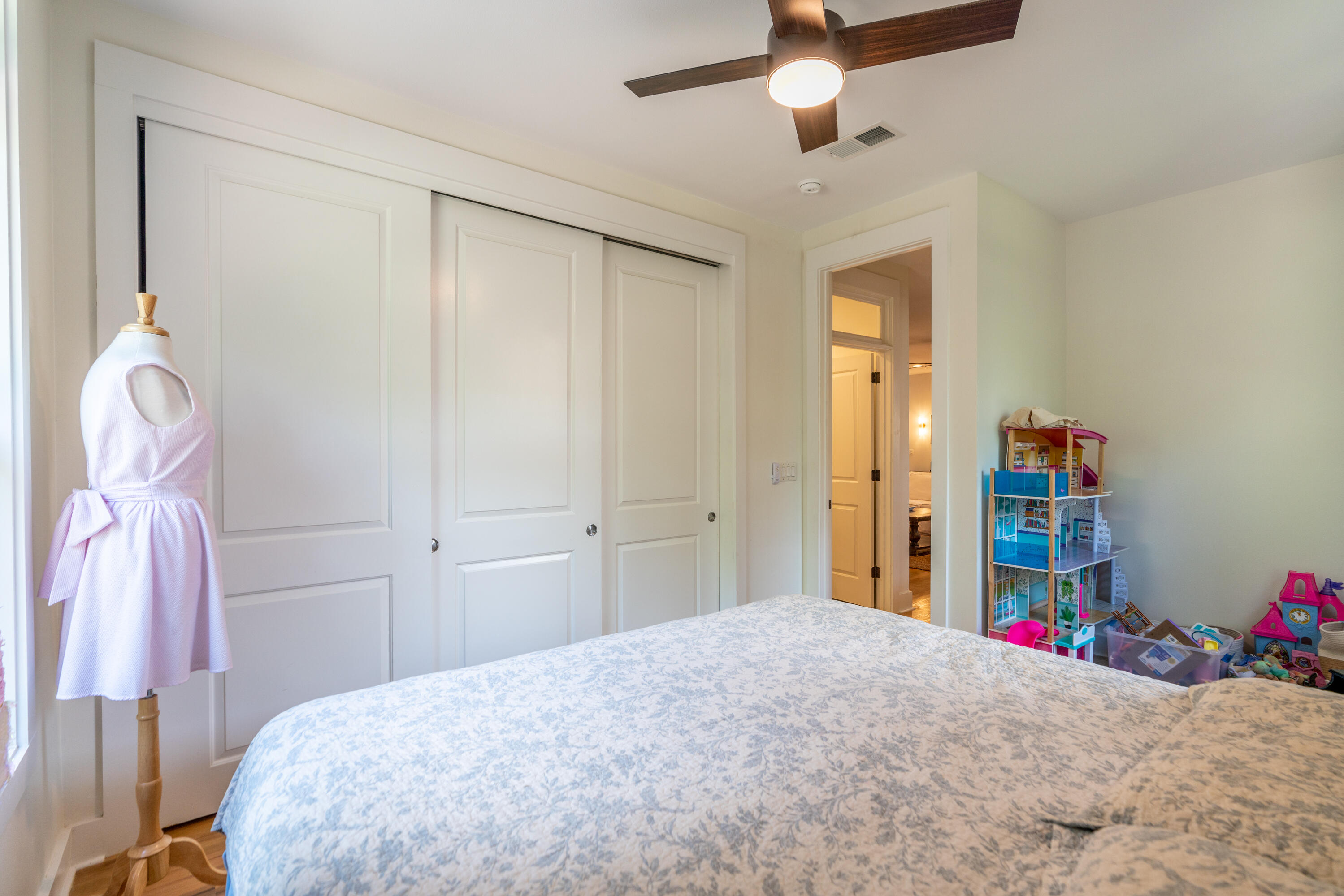 90 Pisces Dr - Residential
