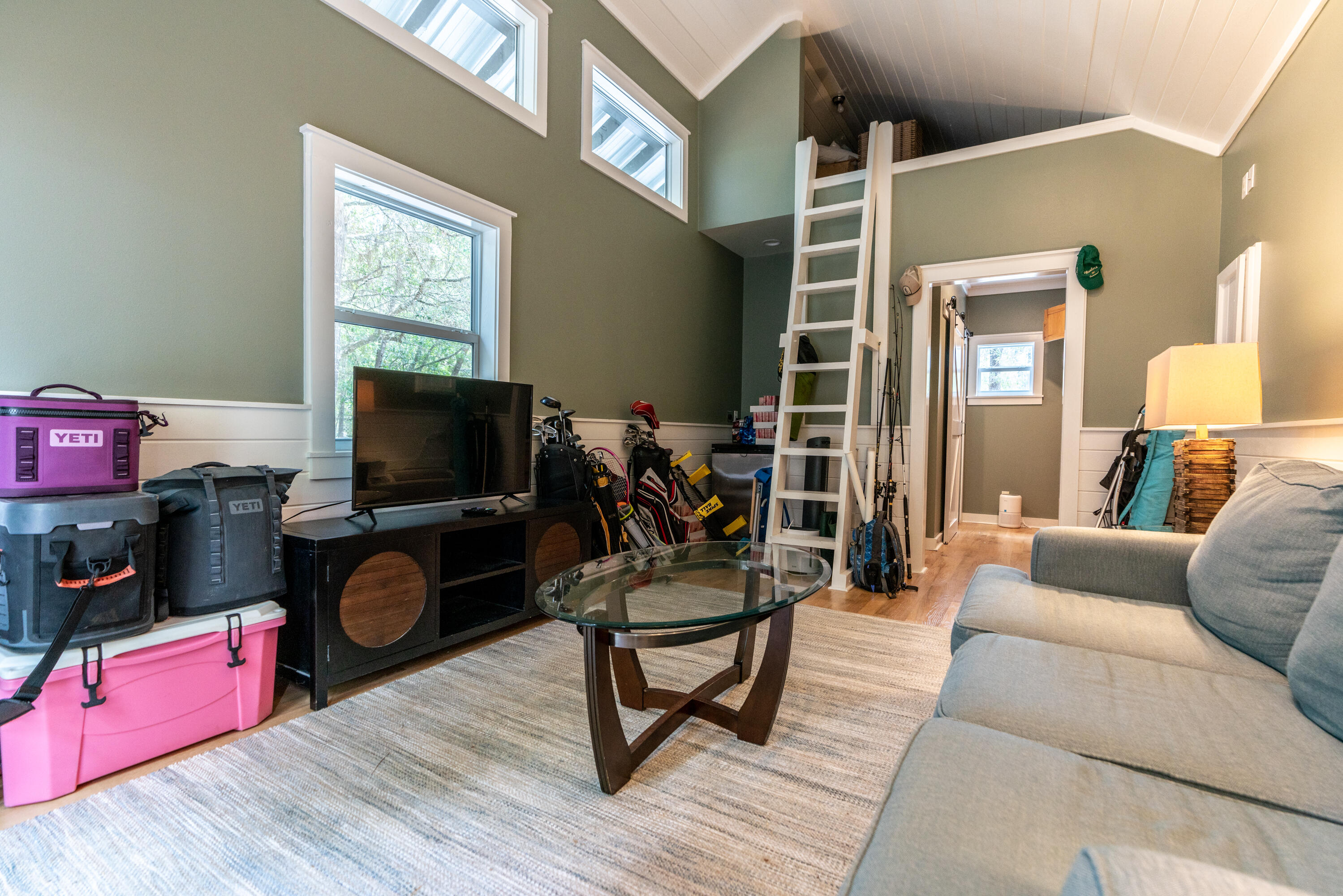 90 Pisces Dr - Residential