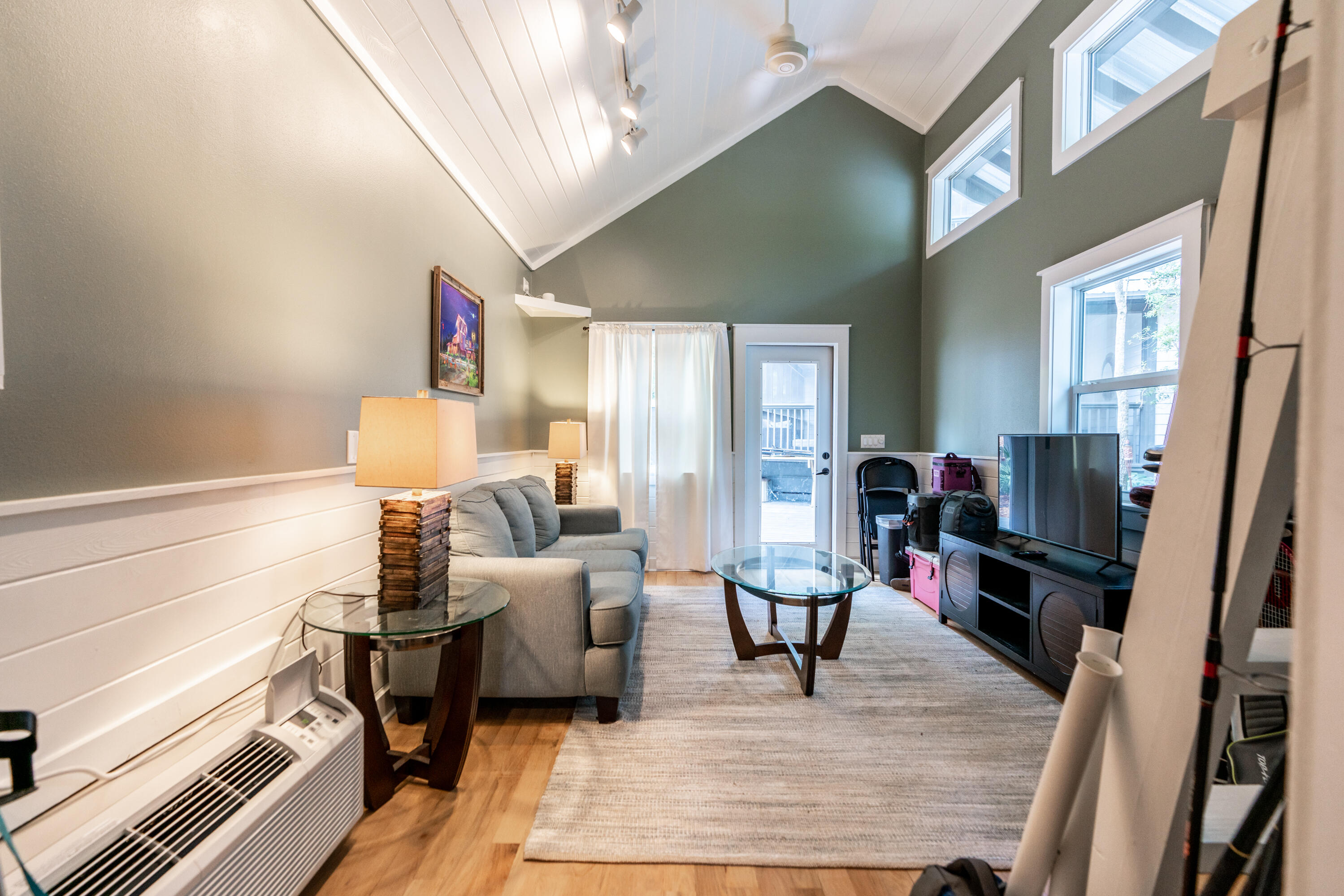90 Pisces Dr - Residential