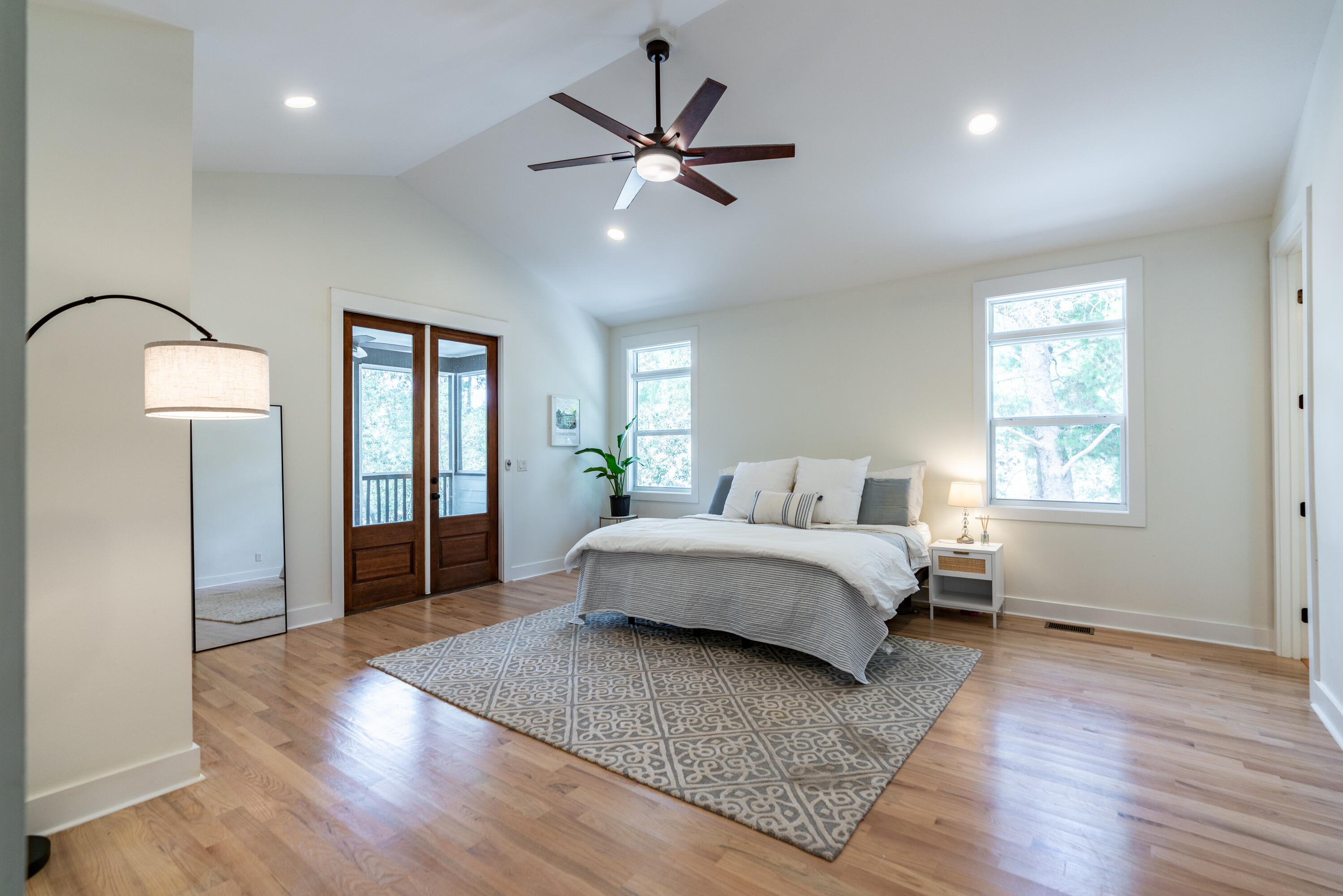 90 Pisces Dr - Residential