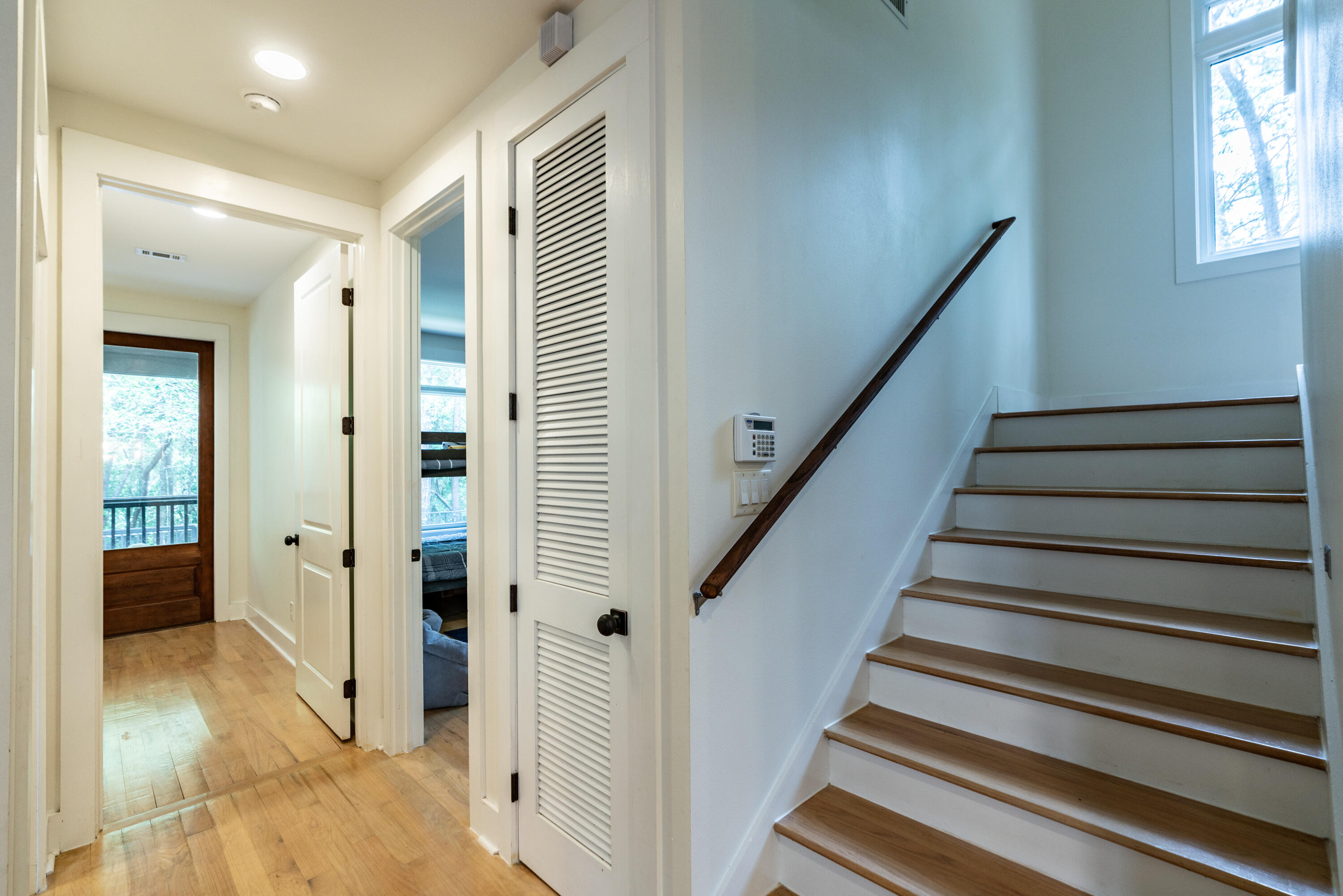 90 Pisces Dr - Residential