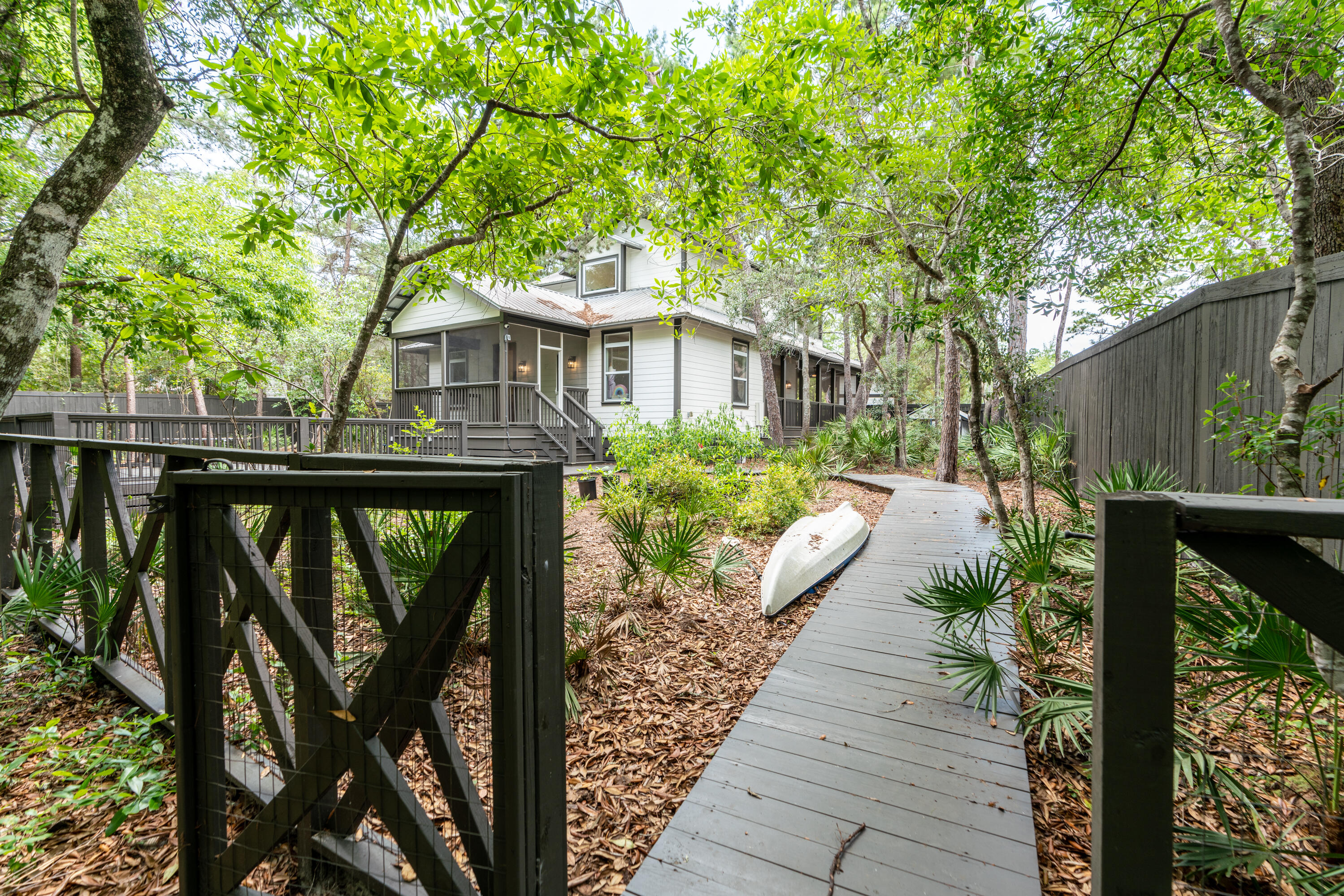 90 Pisces Dr - Residential