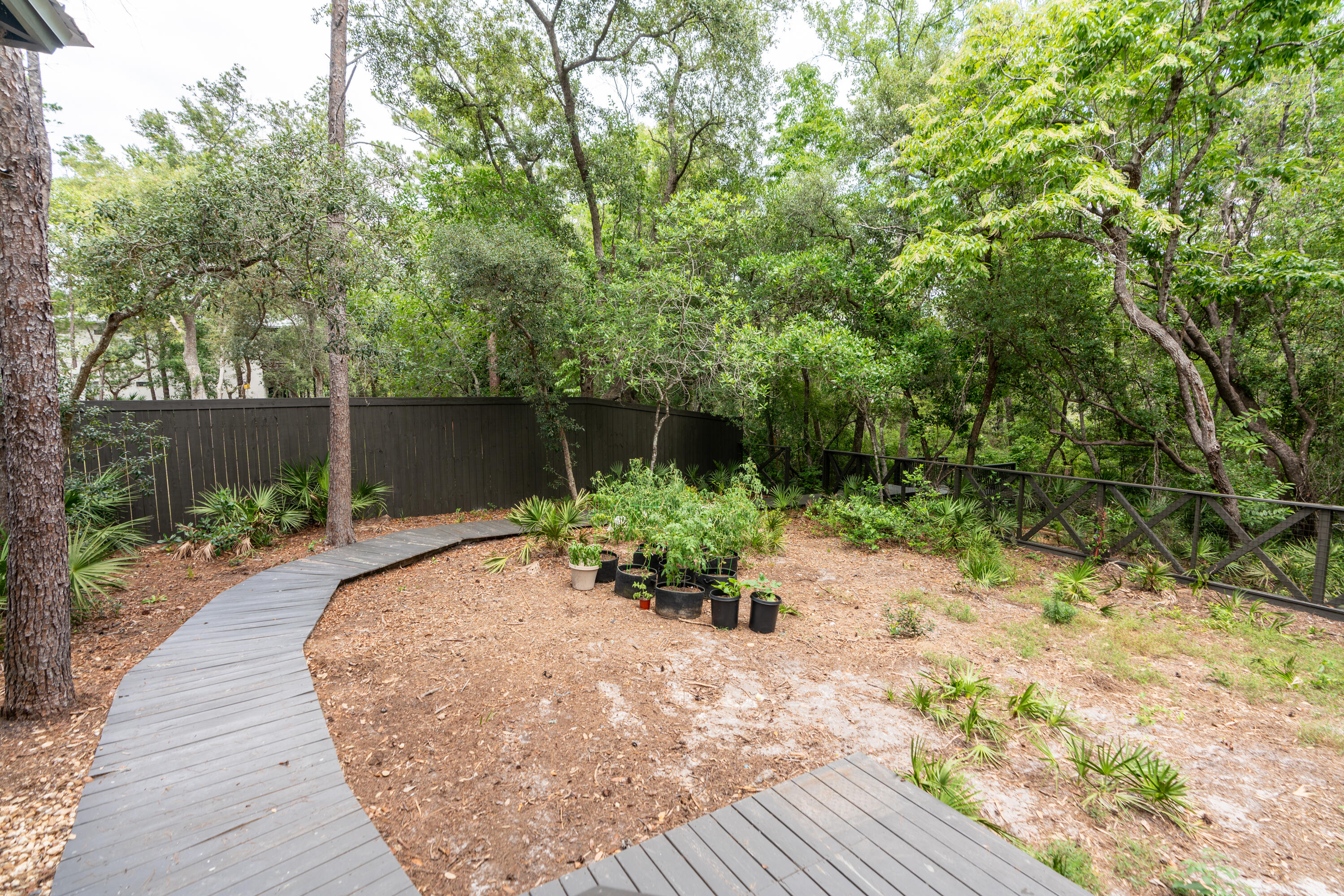 90 Pisces Dr - Residential