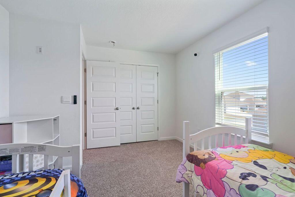 OWL'S HEAD EAST - Residential Lease