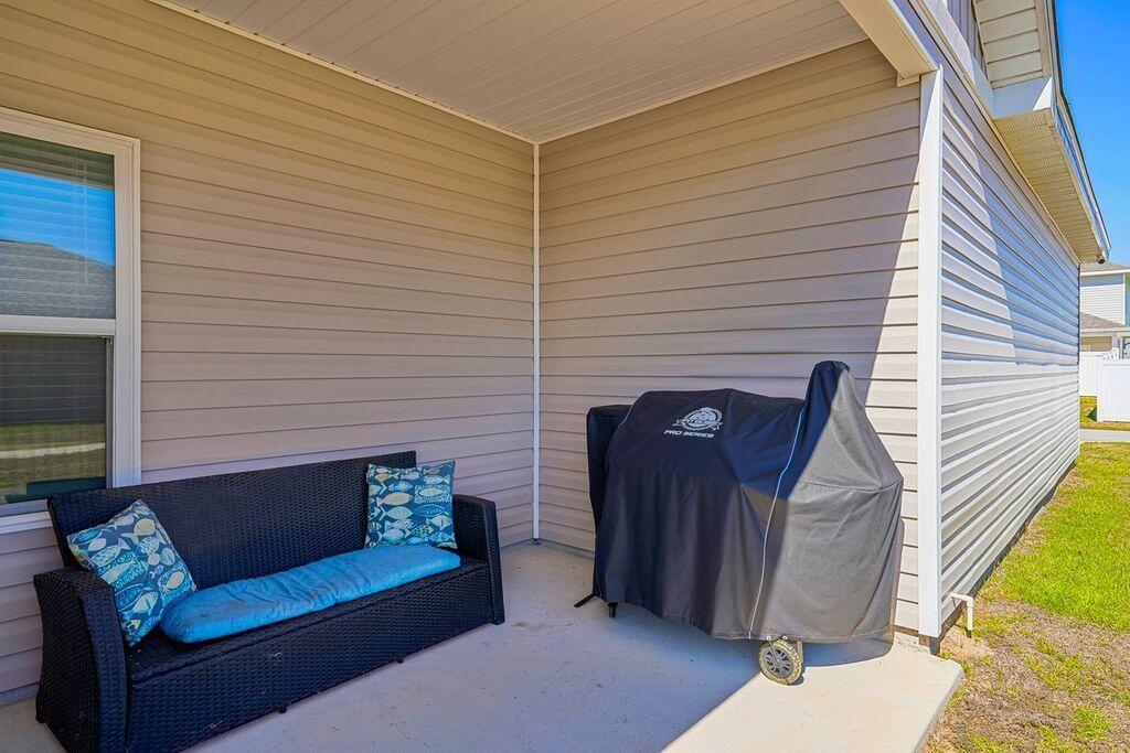 OWL'S HEAD EAST - Residential Lease