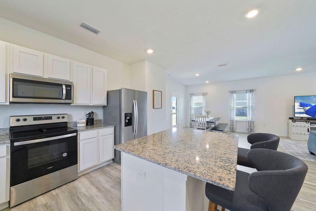 OWL'S HEAD EAST - Residential Lease