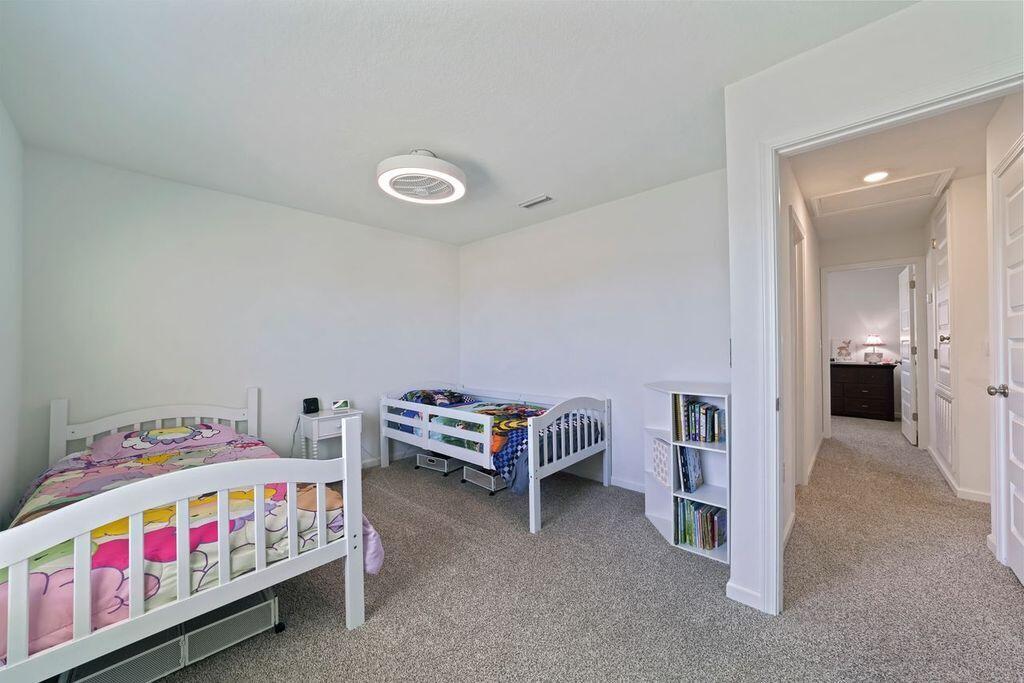 OWL'S HEAD EAST - Residential Lease