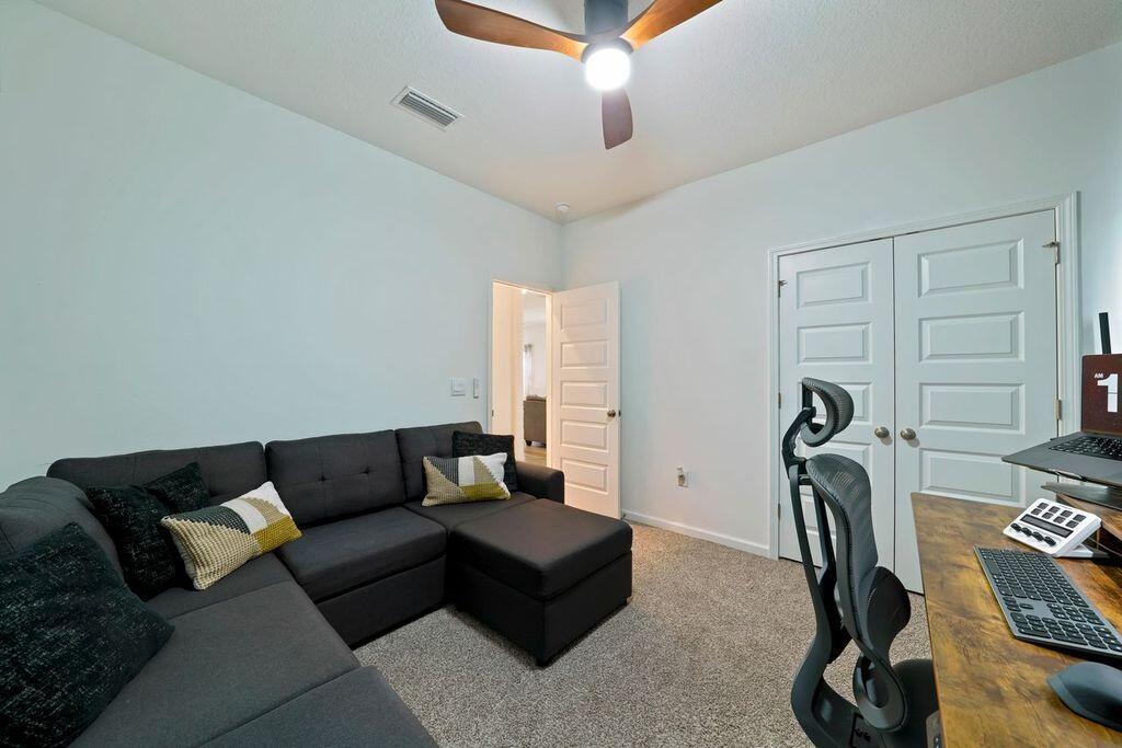 OWL'S HEAD EAST - Residential Lease