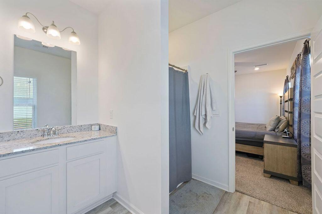 OWL'S HEAD EAST - Residential Lease