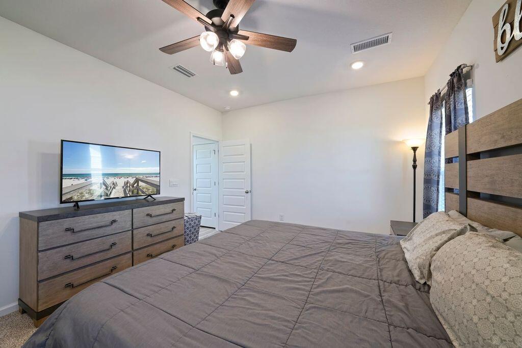 OWL'S HEAD EAST - Residential Lease