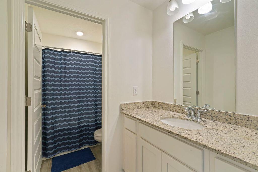 OWL'S HEAD EAST - Residential Lease