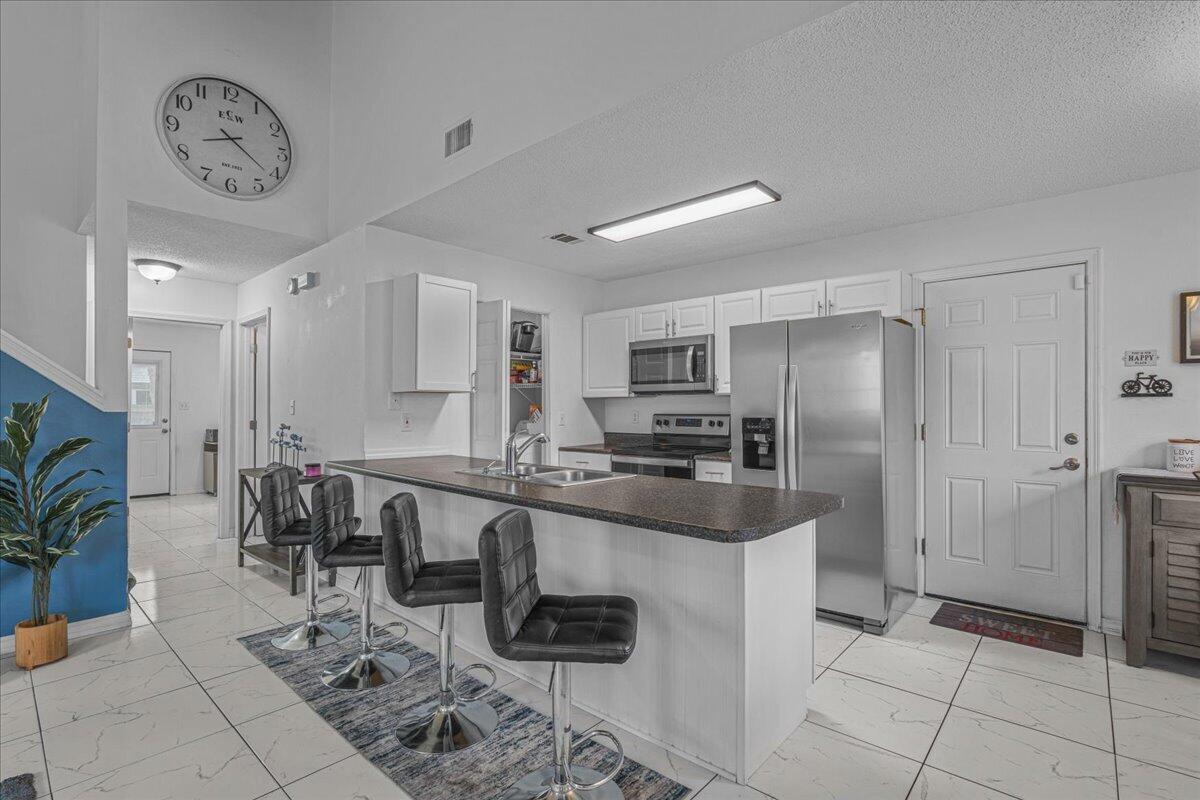 WEST LAKE - Residential