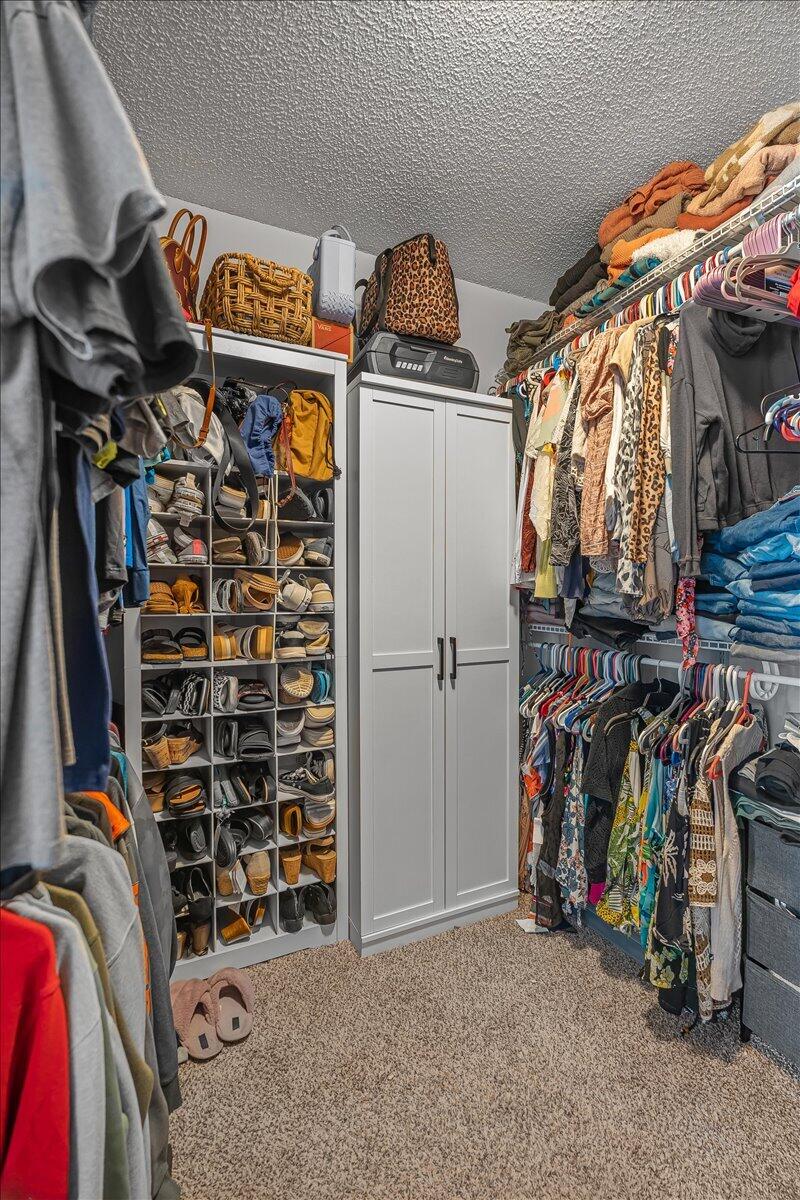 WEST LAKE - Residential