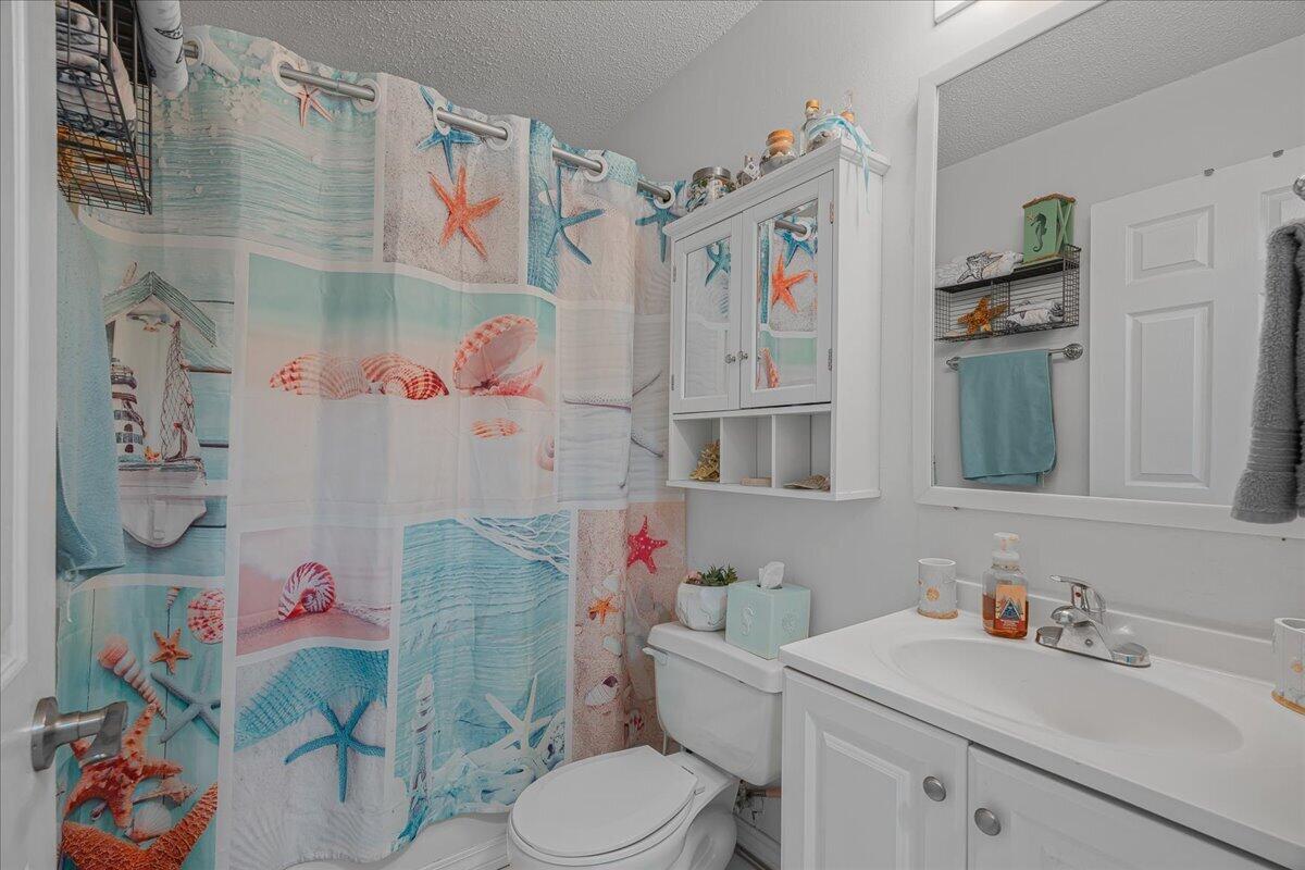 WEST LAKE - Residential