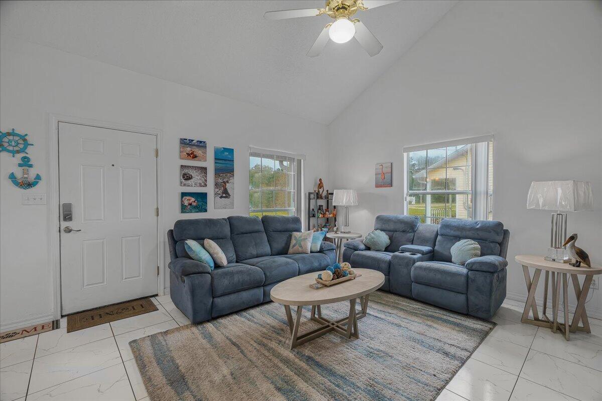 WEST LAKE - Residential